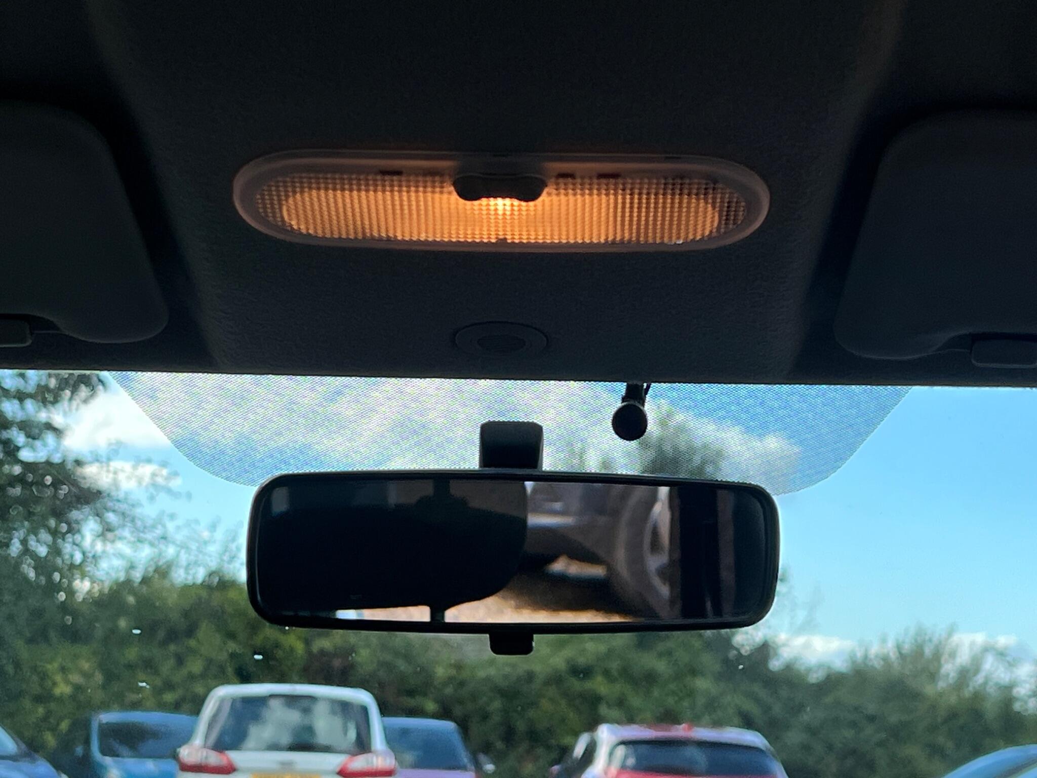 Dacia Logan MCV view 45