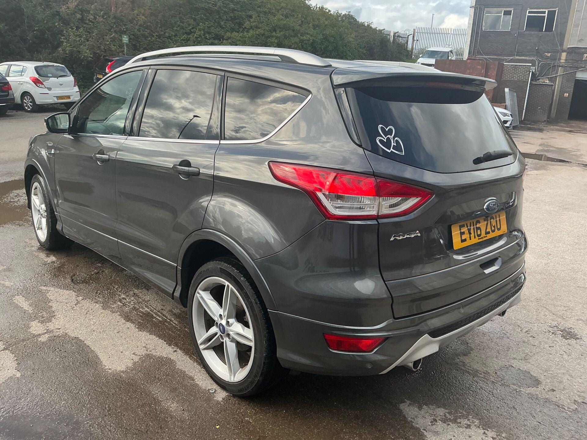 Ford Kuga view 3