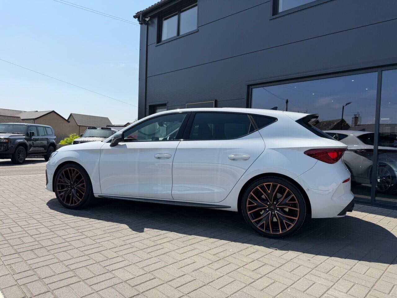 Cupra Leon view 3