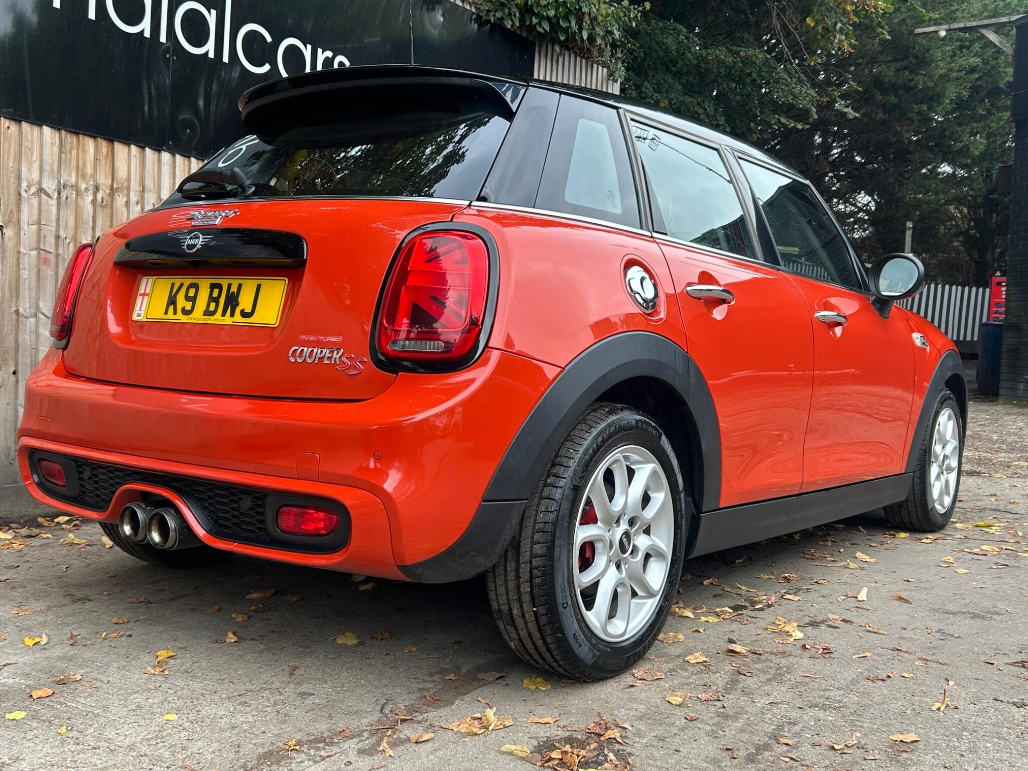 Mini Hatch view 18