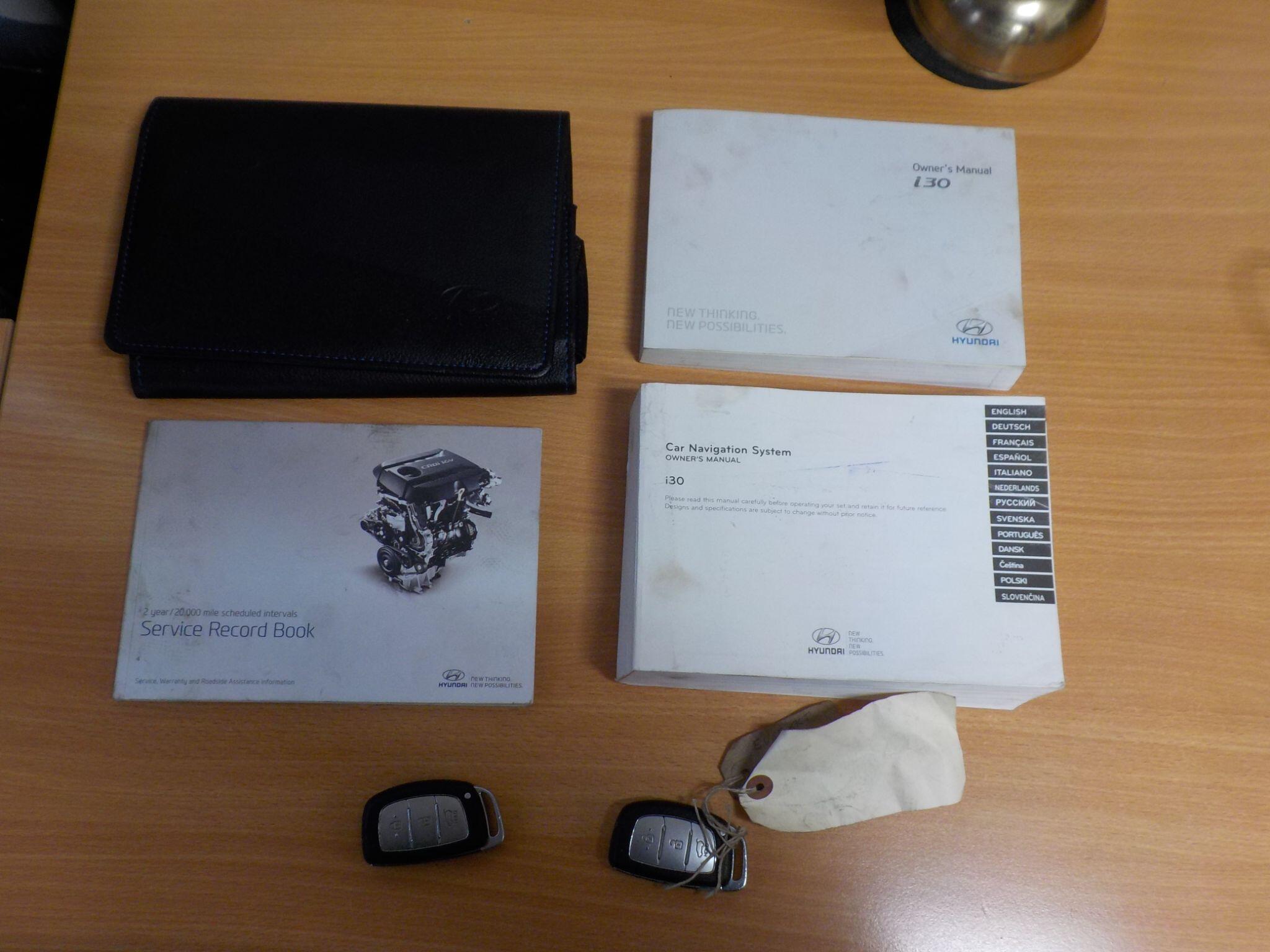 Hyundai i30 1.6 CRDi Blue Drive Premium Euro 6 (s/s) 5dr