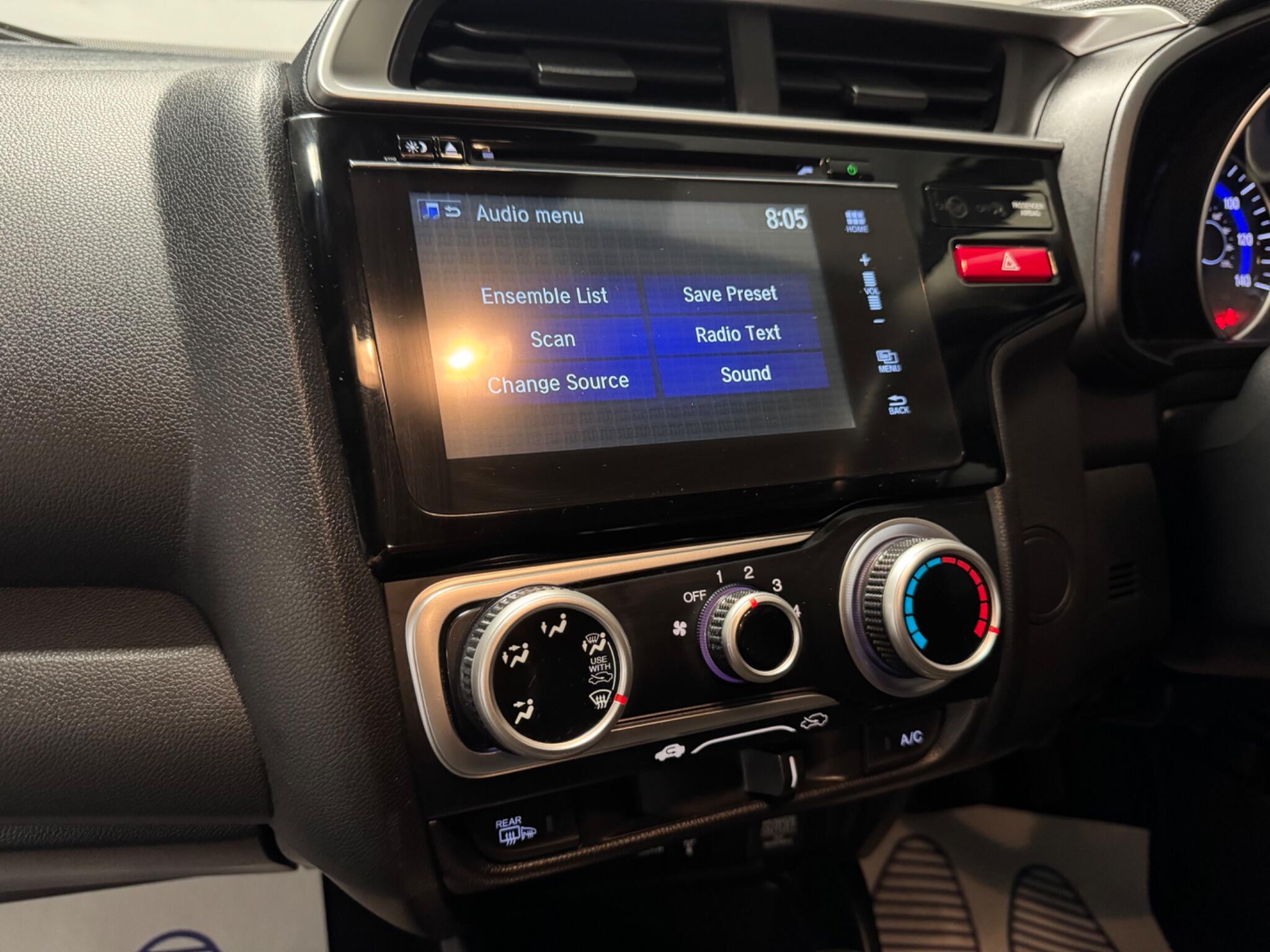 2017 Honda Jazz 1.3 i-VTEC SE CVT Euro 6 (s/s) 5dr • 52,600 miles image 31