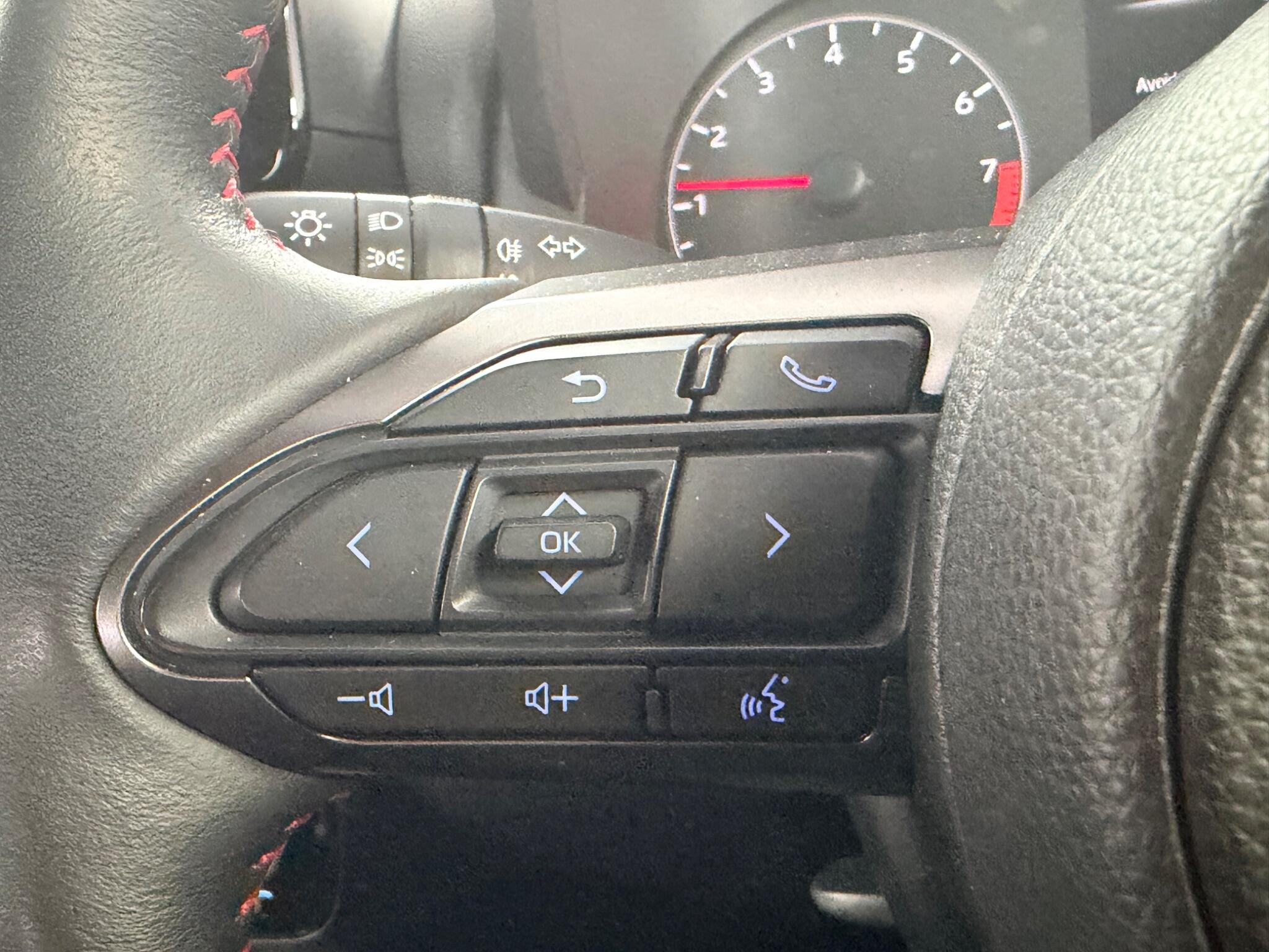 Toyota Yaris view 17