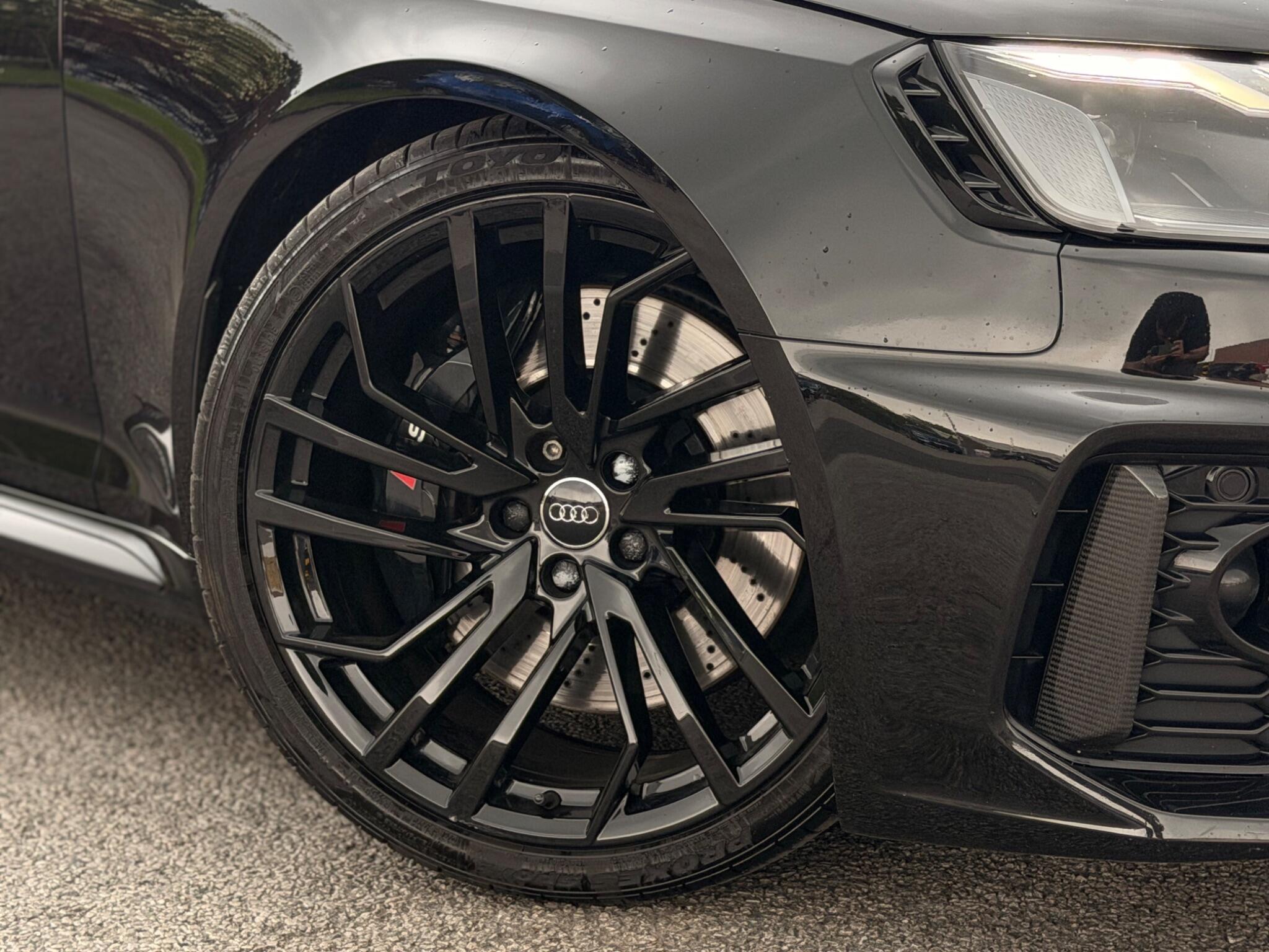 Audi RS4 view 38
