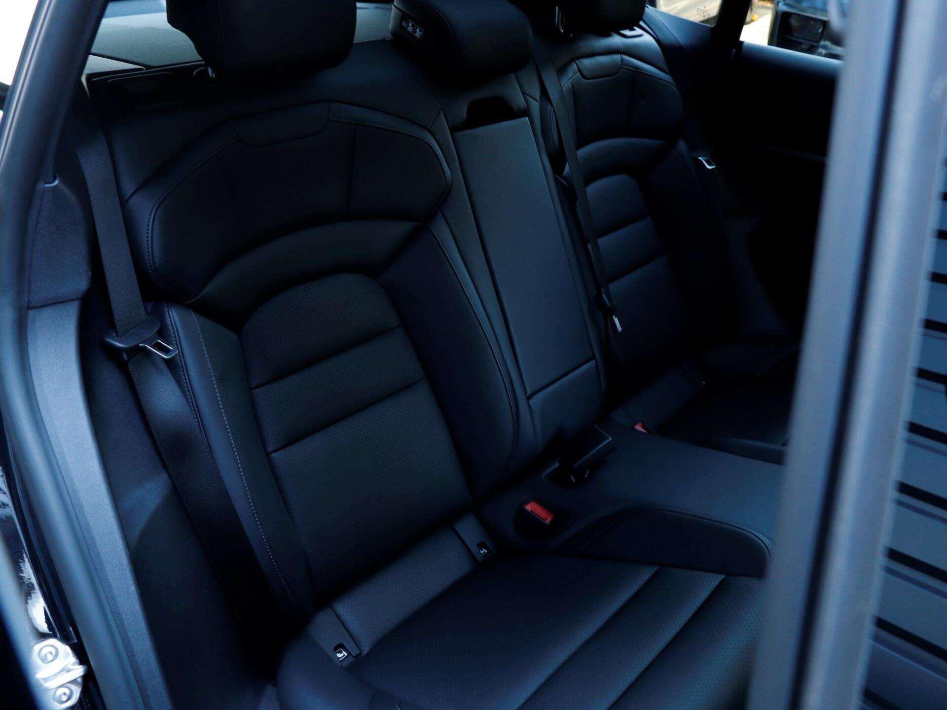 Porsche Taycan view 27
