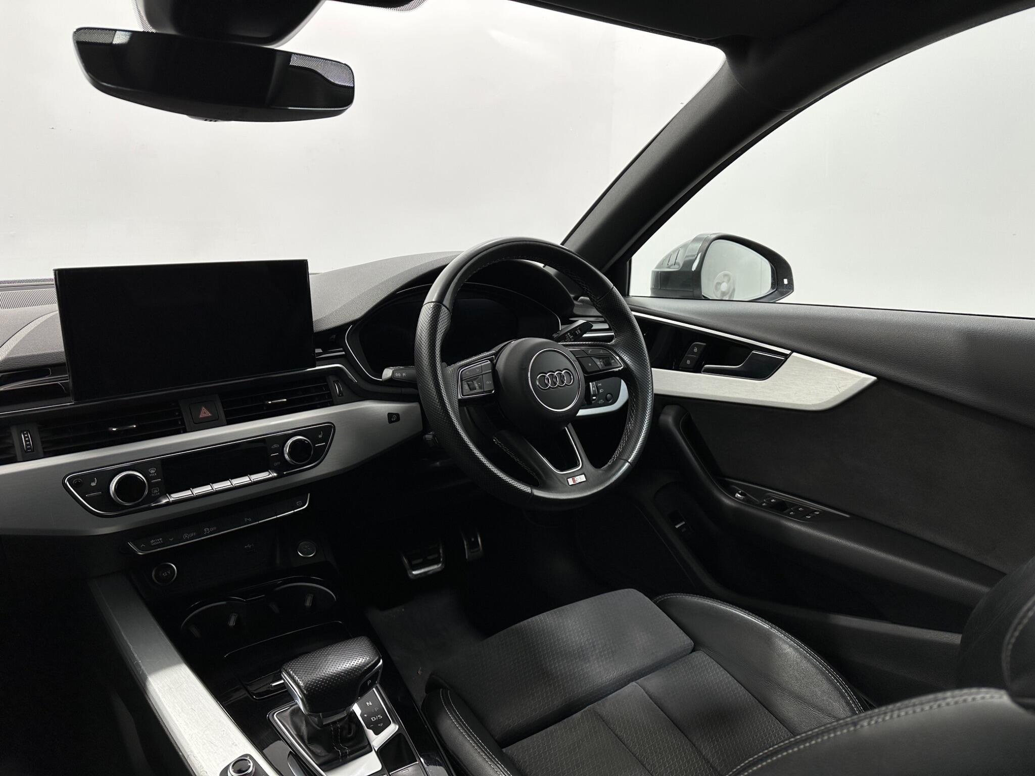 Audi A4 view 12