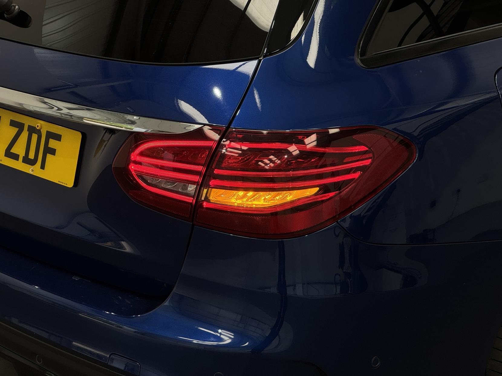 Mercedes-Benz C Class view 16