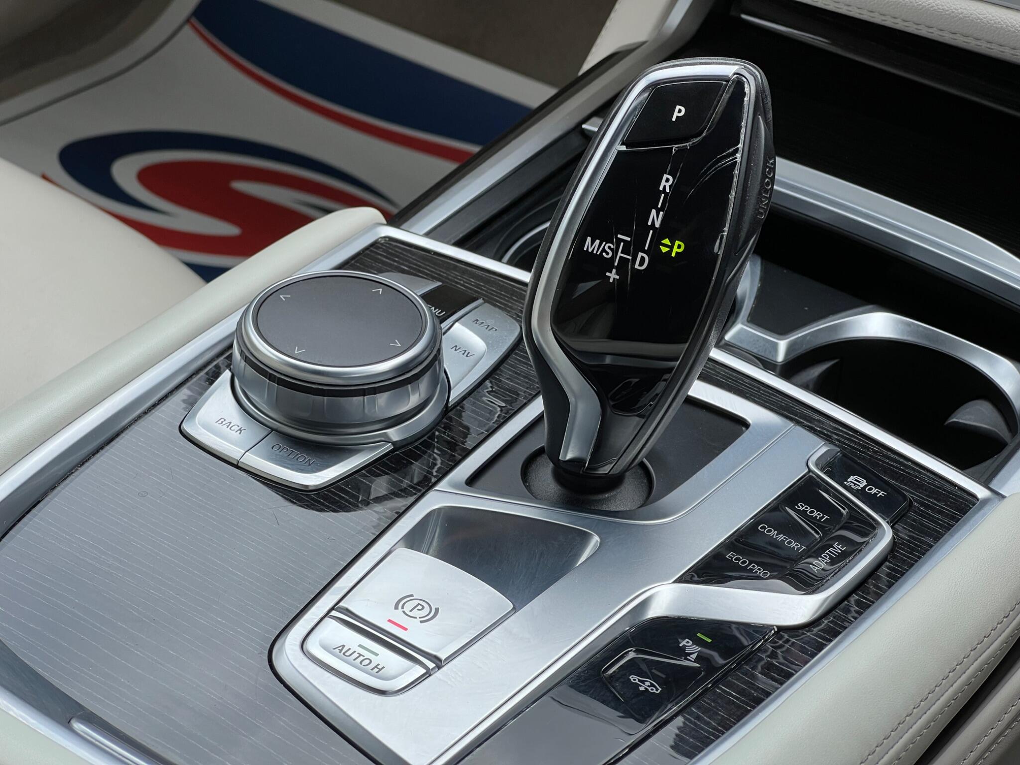 BMW 7 Series view 57