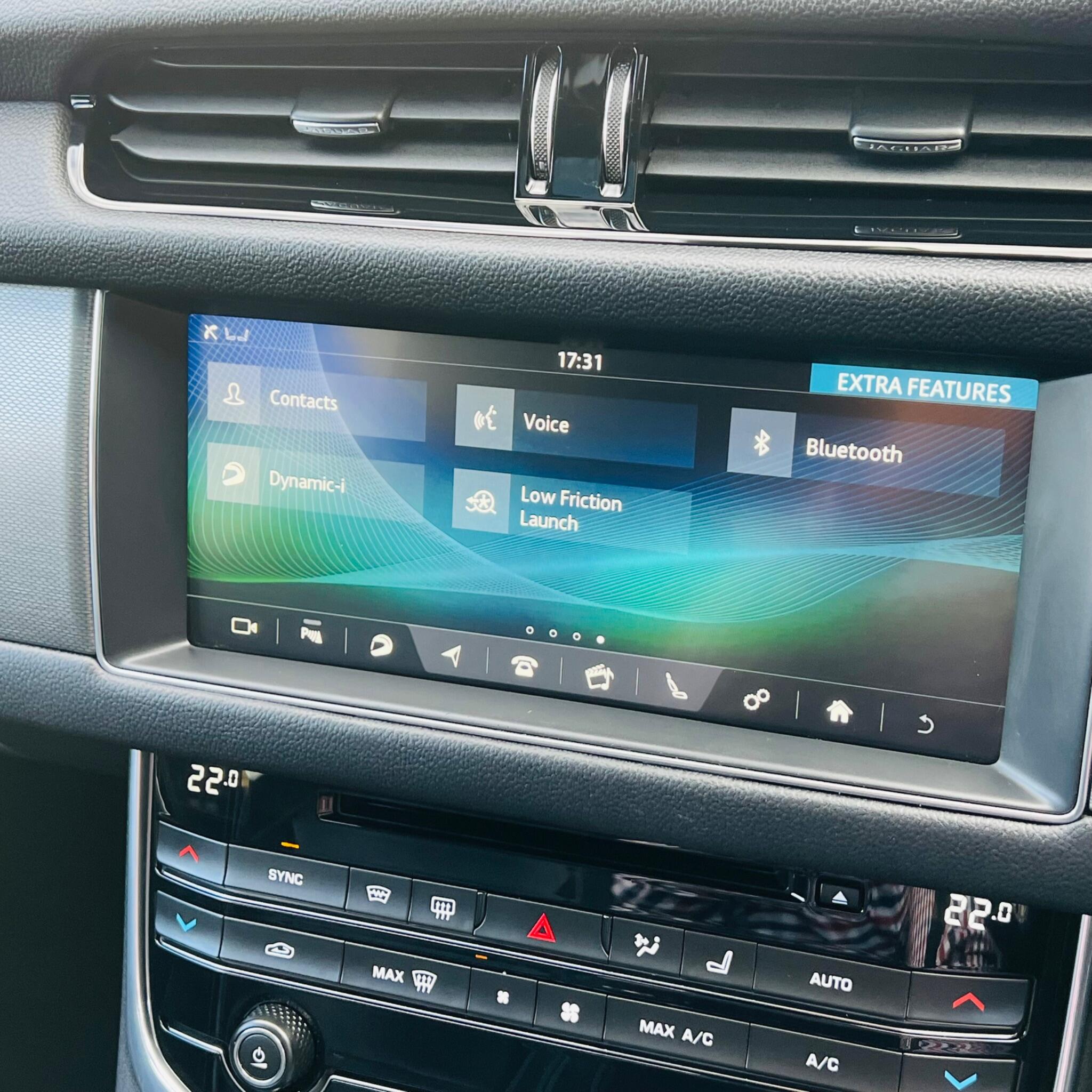 Jaguar XF view 25