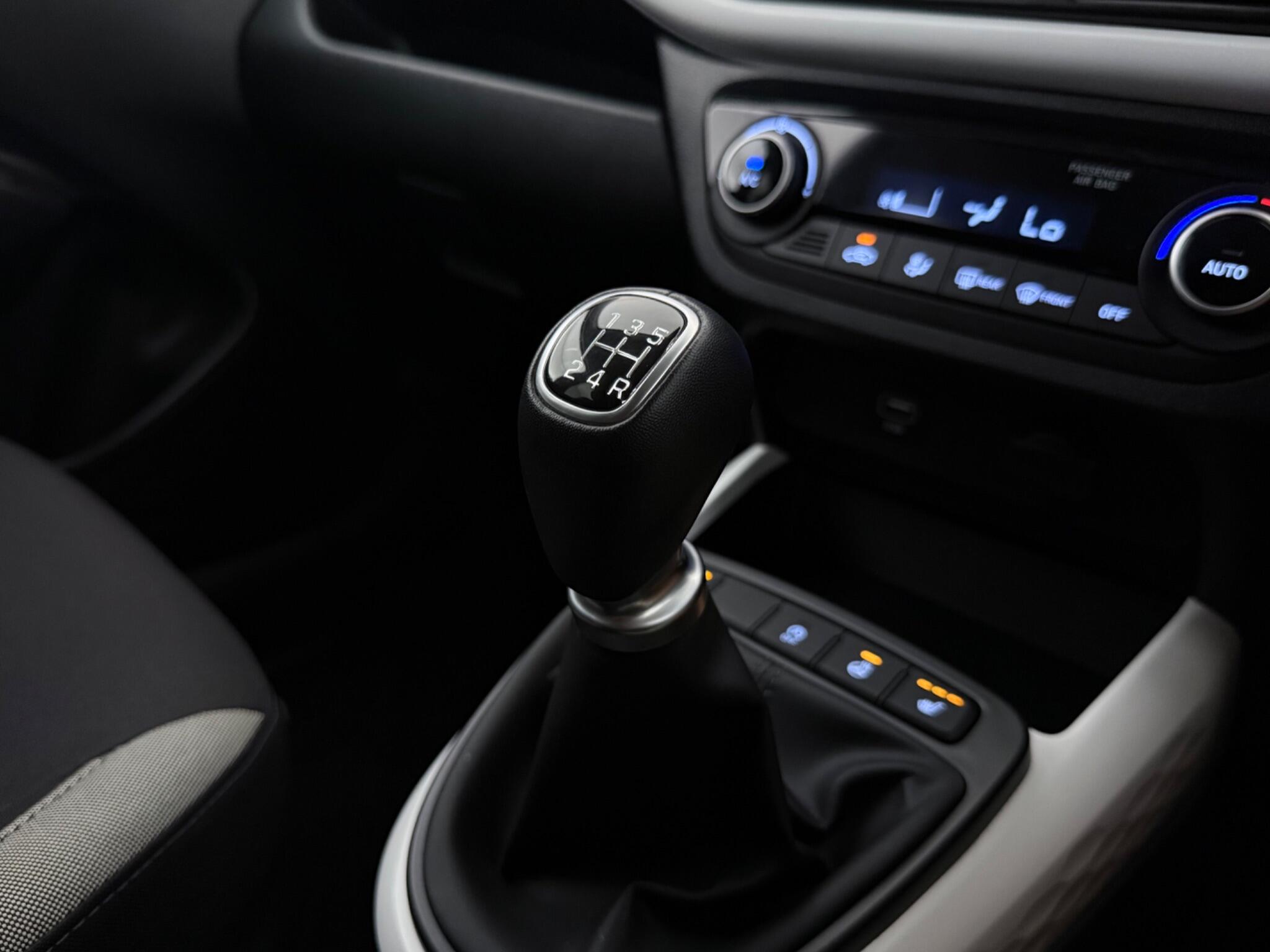 Hyundai i10 view 21
