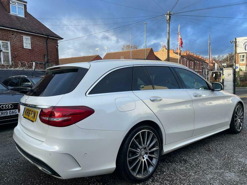 2016 Mercedes-Benz C Class image 24