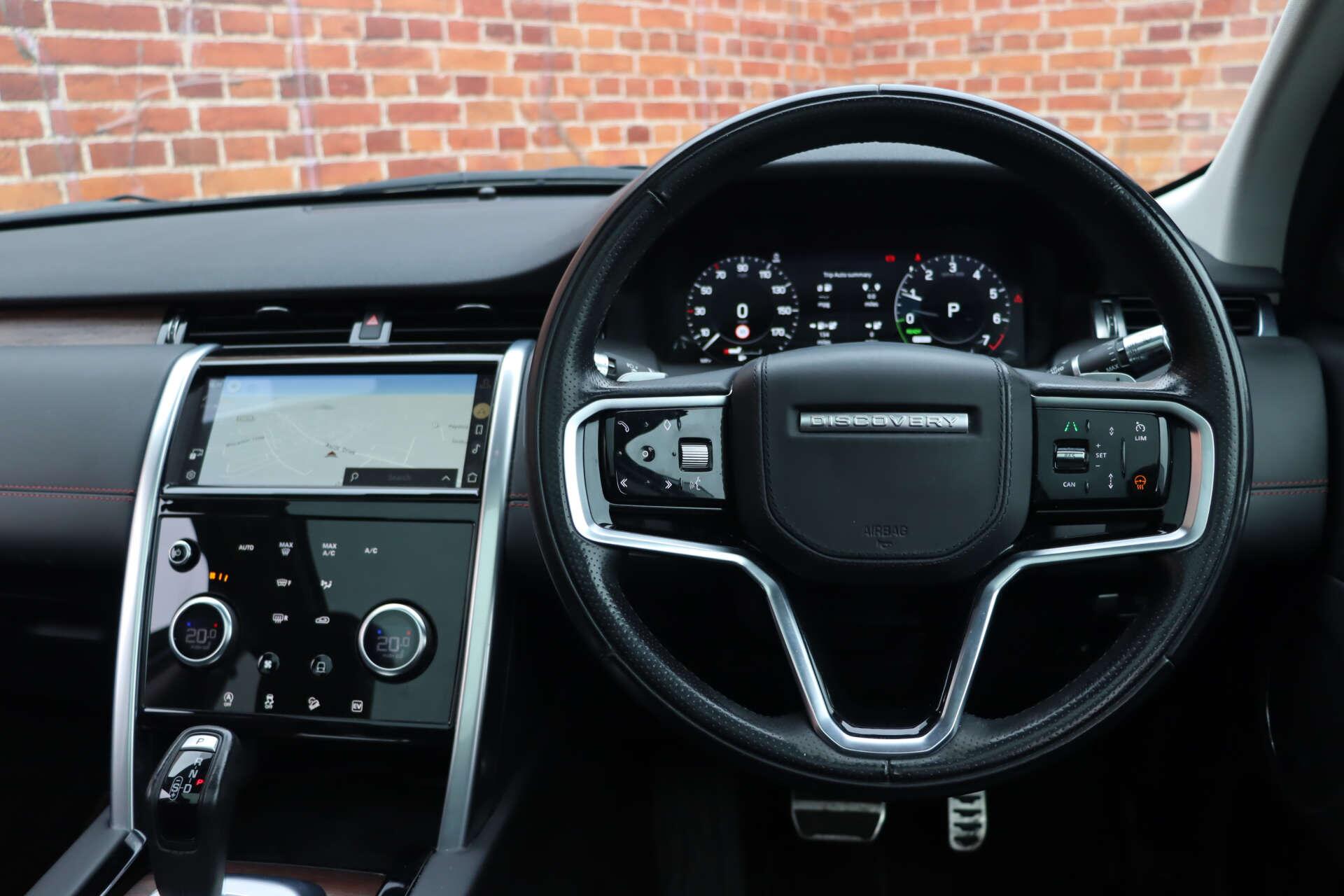 Land Rover Discovery Sport view 3