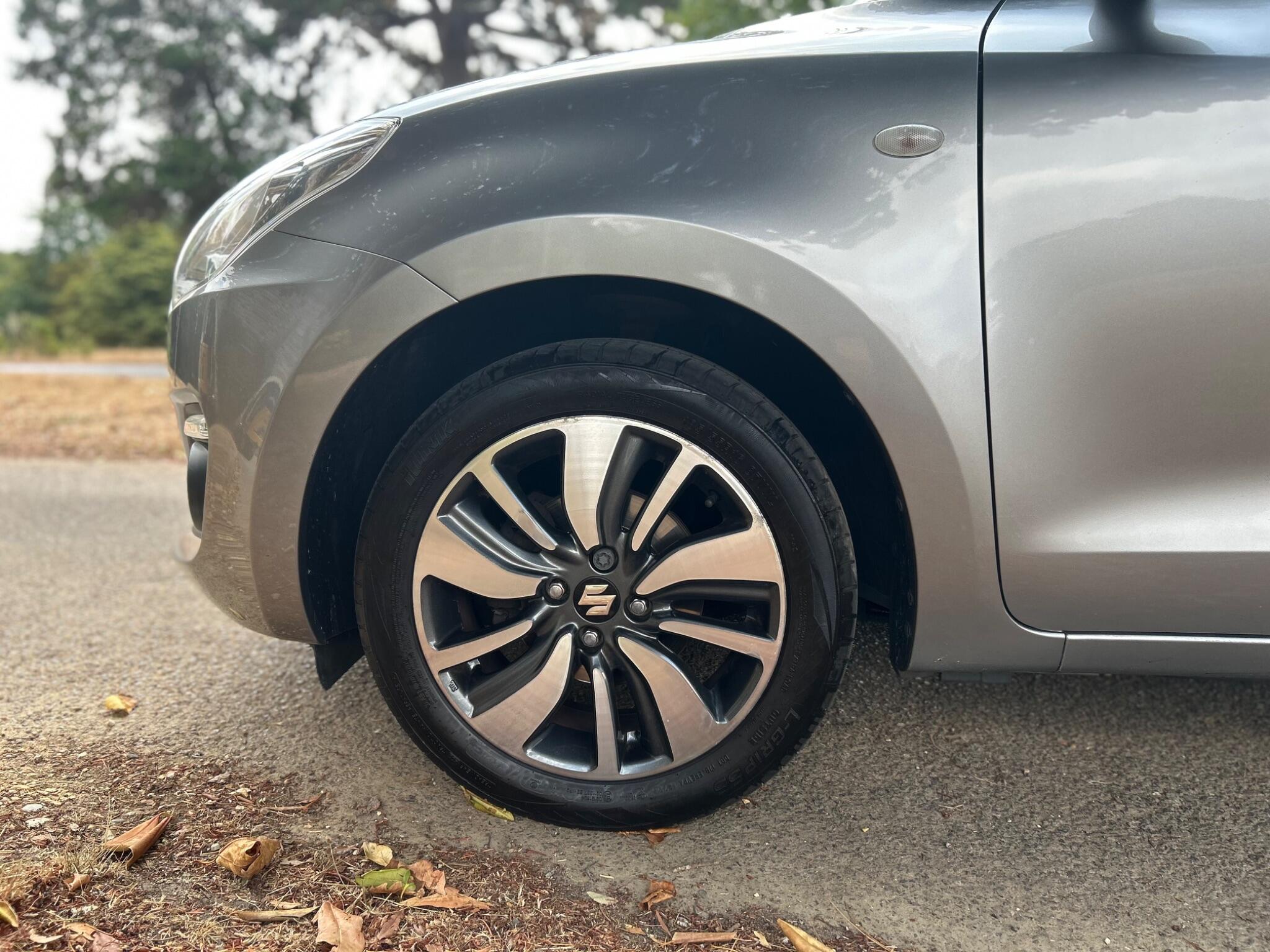 Suzuki Swift view 34