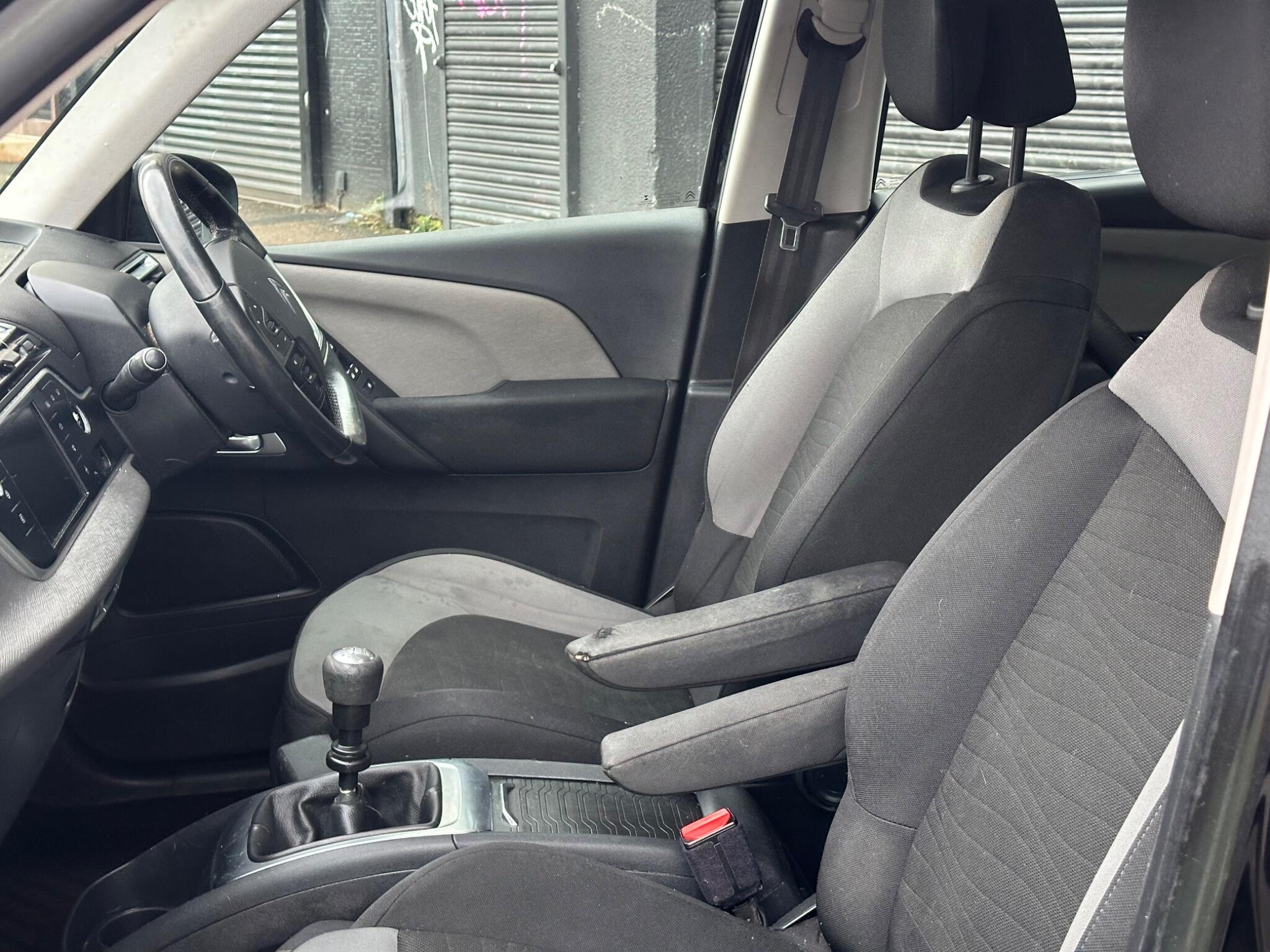 Citroen Grand C4 Picasso view 10