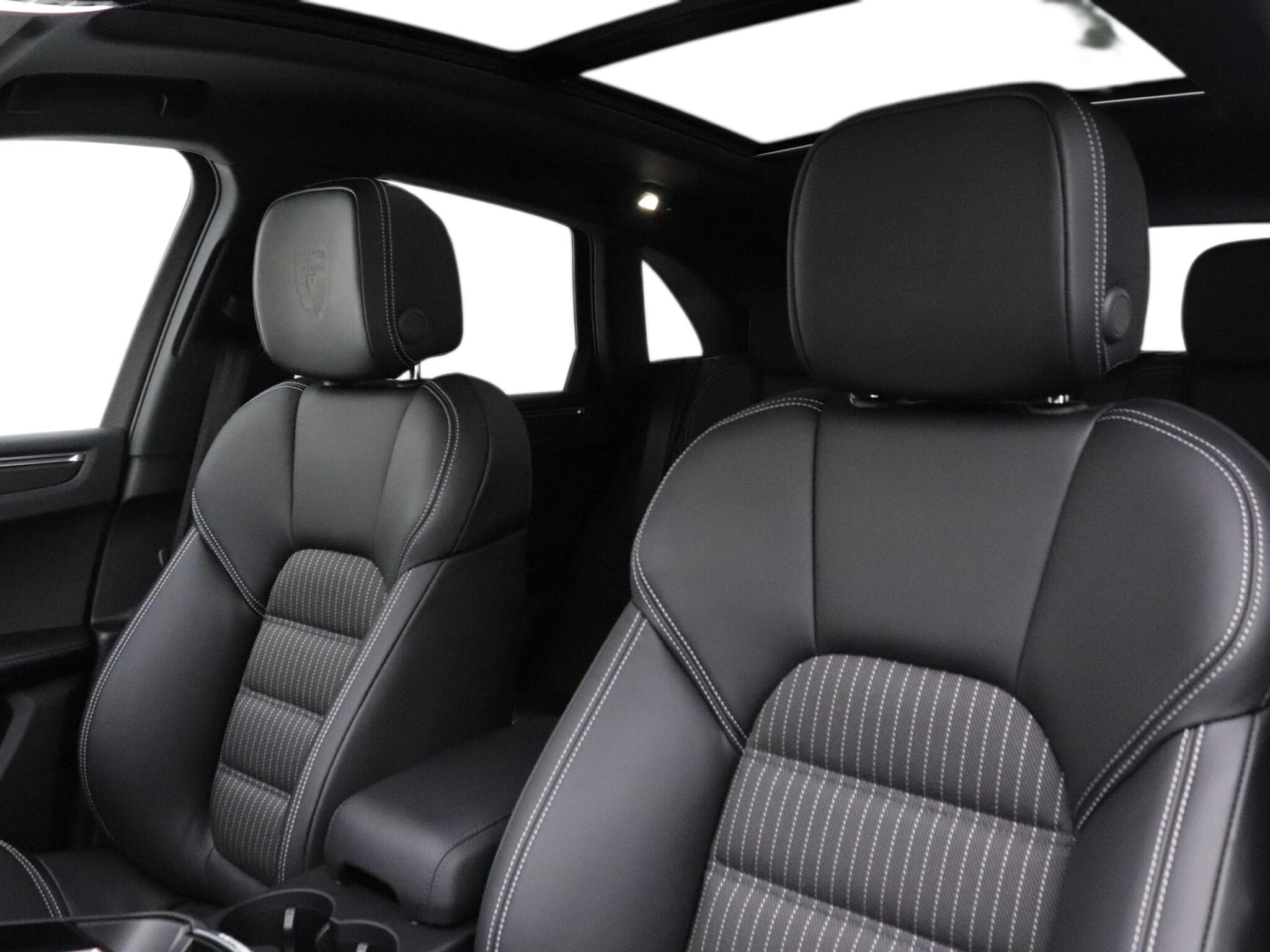 Porsche Macan view 14