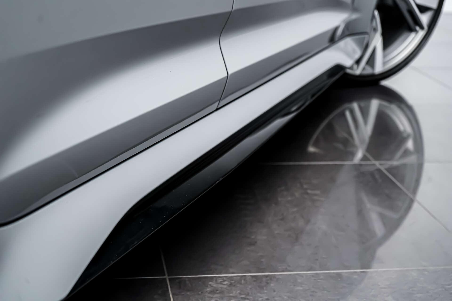 Audi RS6 Avant view 16