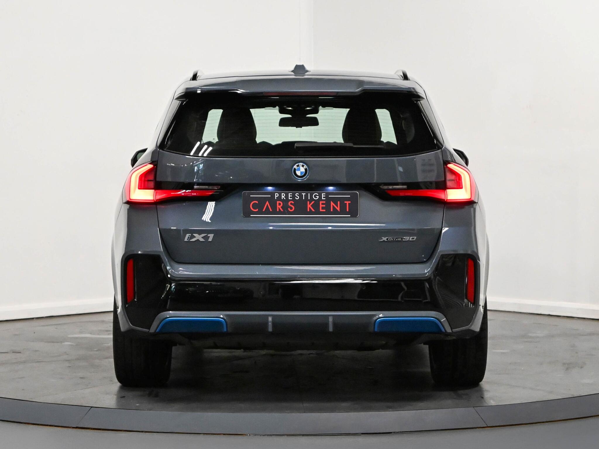 BMW Ix1 view 22