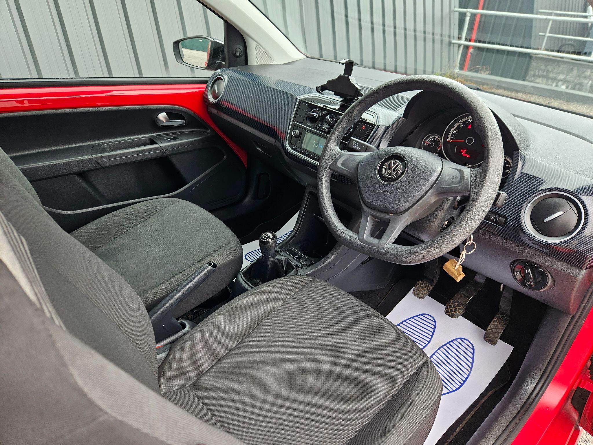 2017 Volkswagen up! image 15
