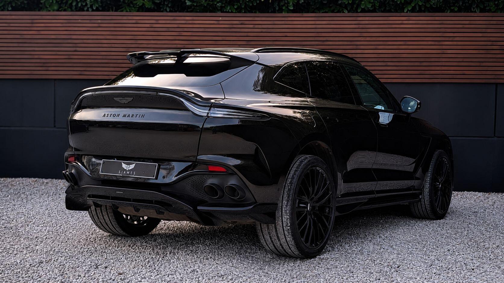 Aston Martin DBX view 8