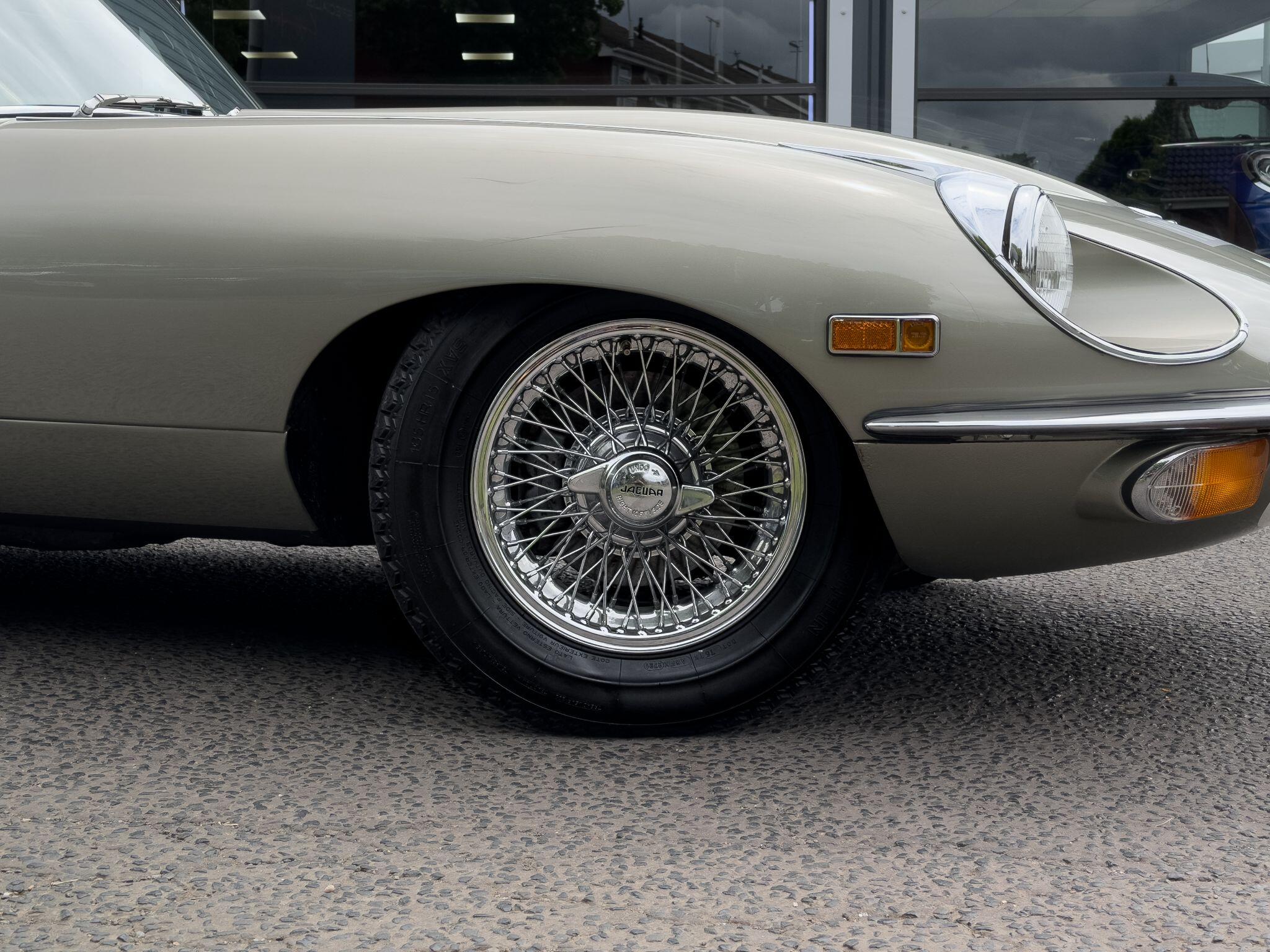 Jaguar E-Type view 7