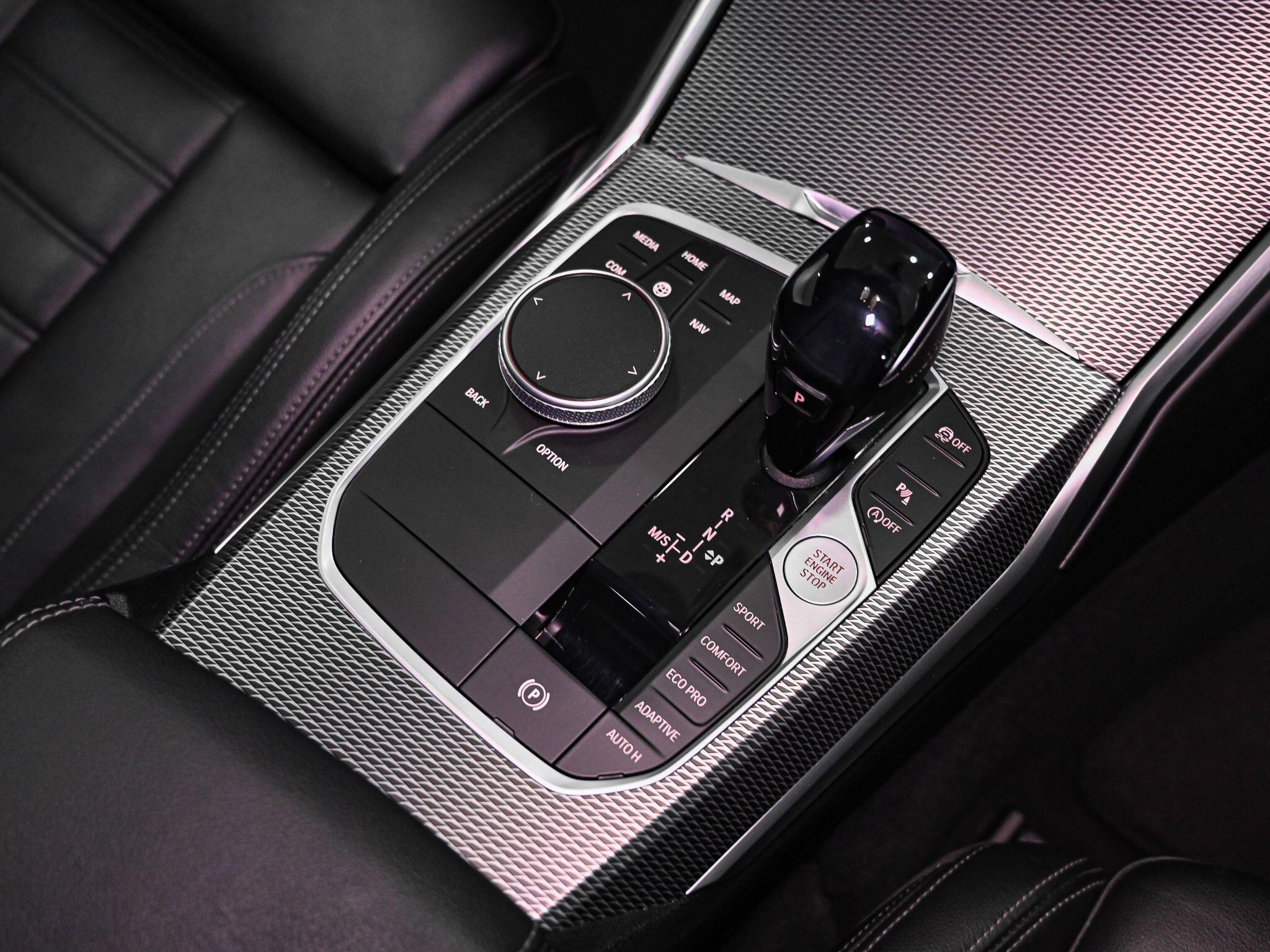 BMW 3 Series view 11