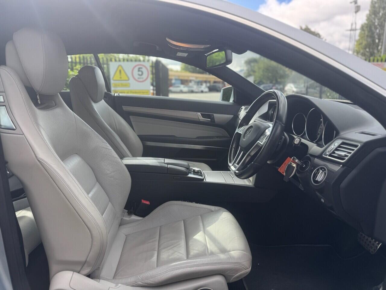 Mercedes-Benz E-Class view 9