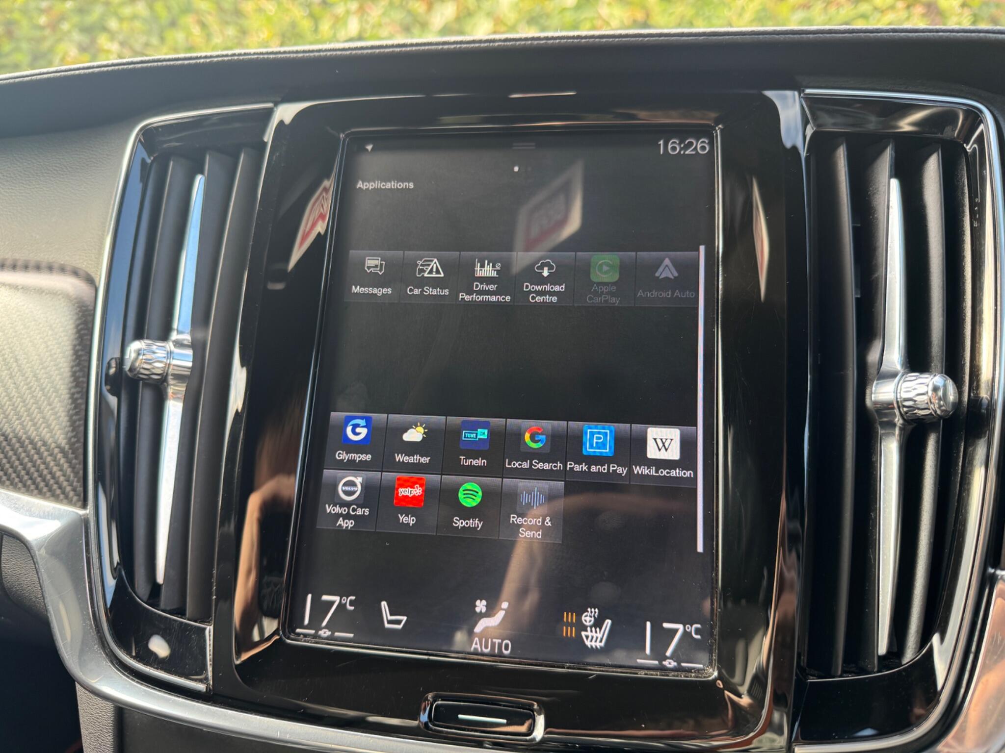 Volvo V90 Cross Country view 44