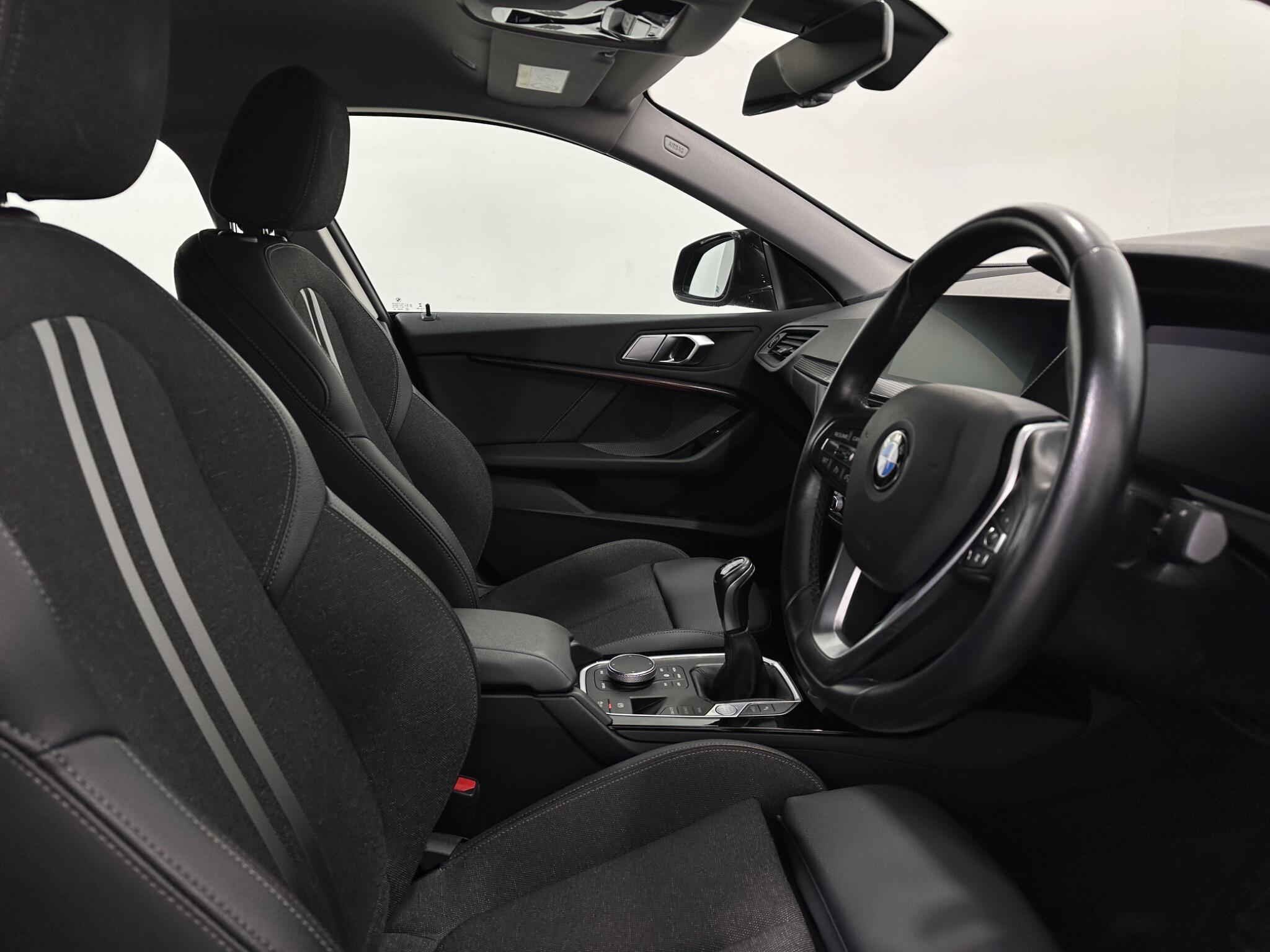 BMW 2 Series view 33