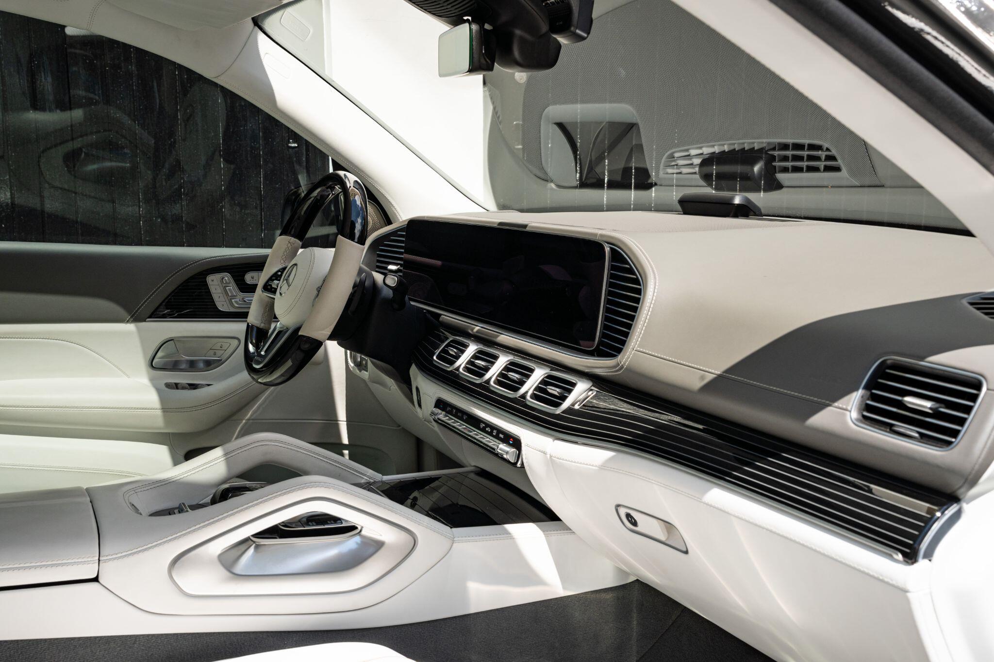 Mercedes-Benz GLS view 17