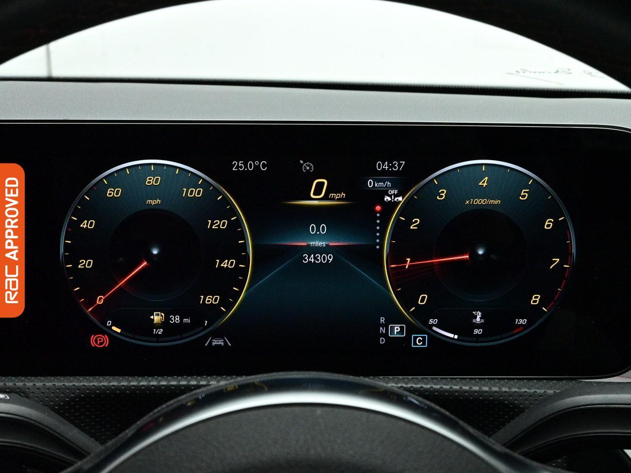 Mercedes-Benz Cla view 11