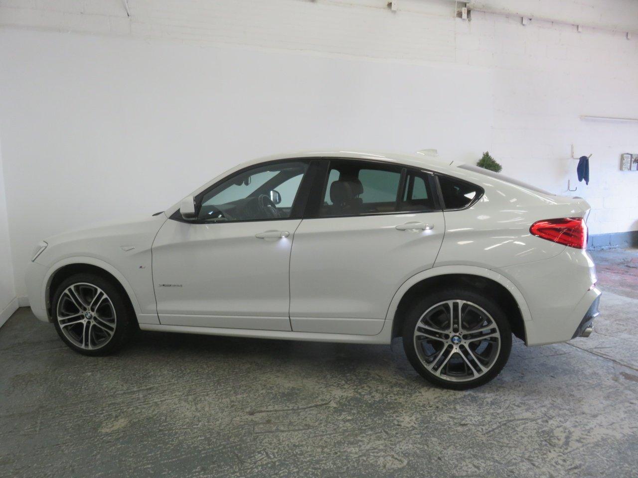 BMW X4 view 10