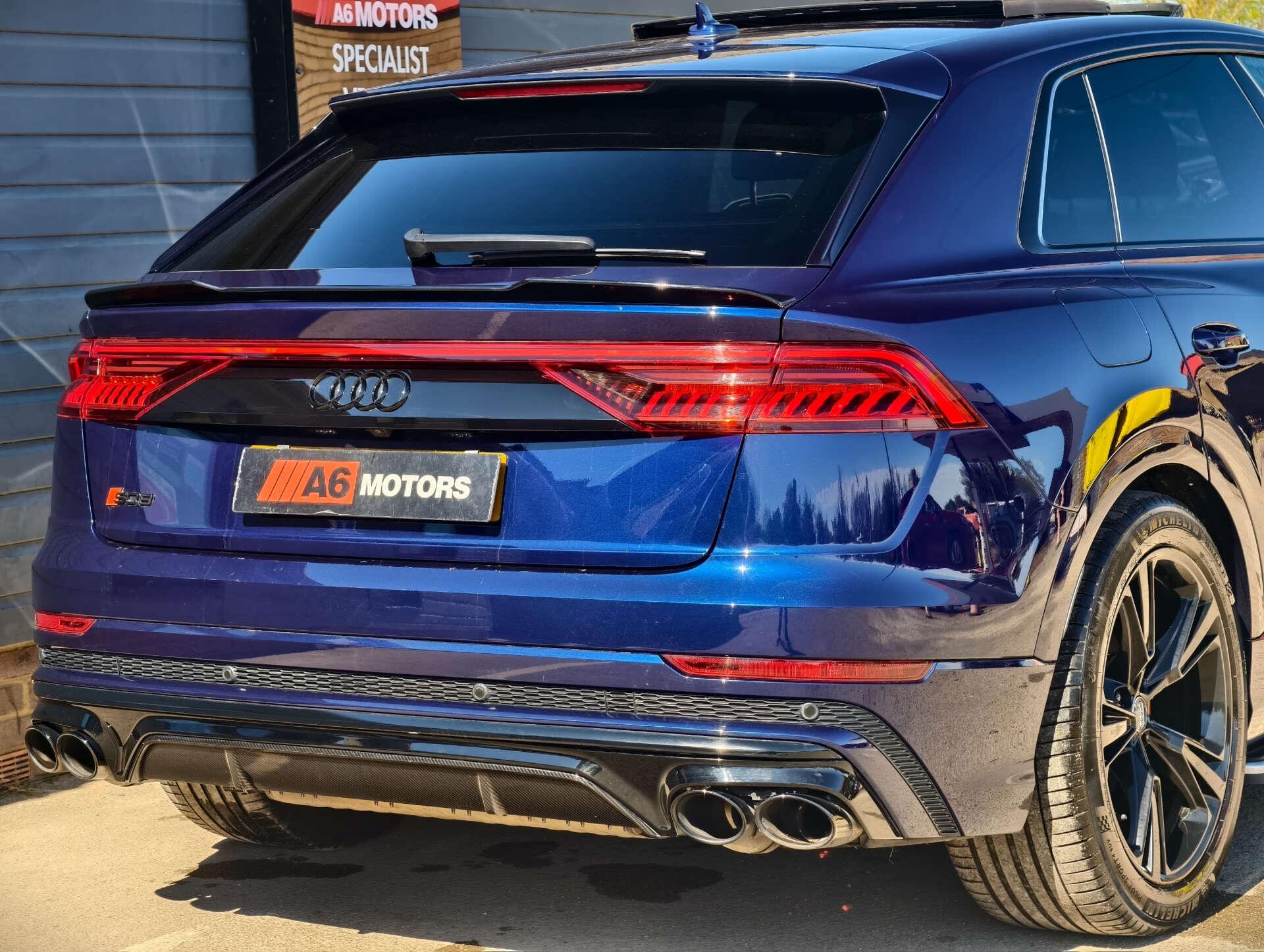 Audi Q8 view 22