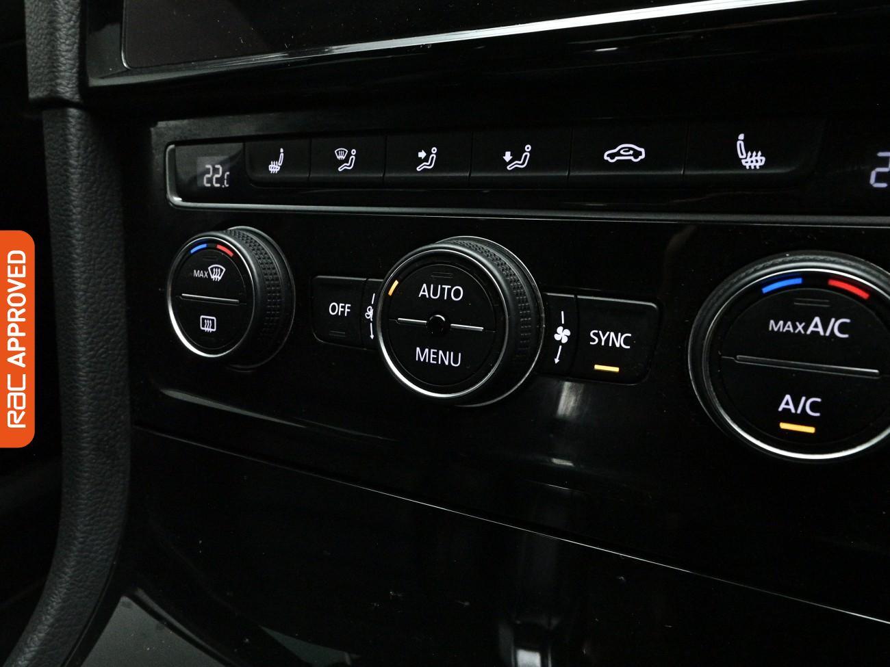 Volkswagen Golf view 16