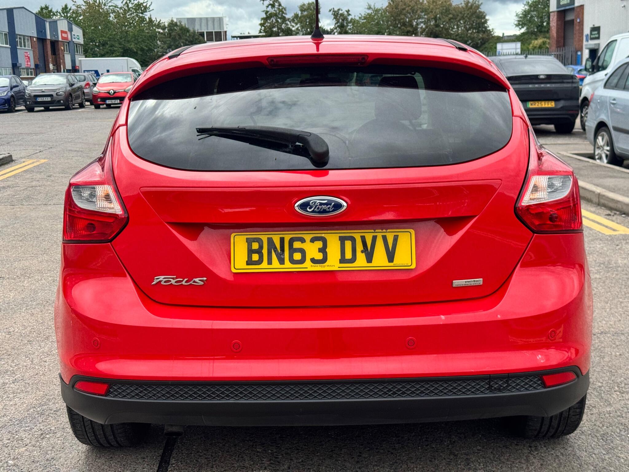 Ford Focus view 13