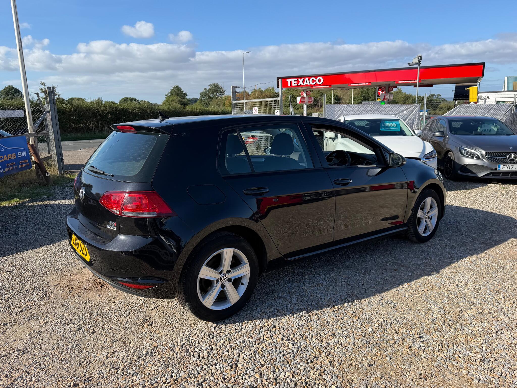 Volkswagen Golf view 9
