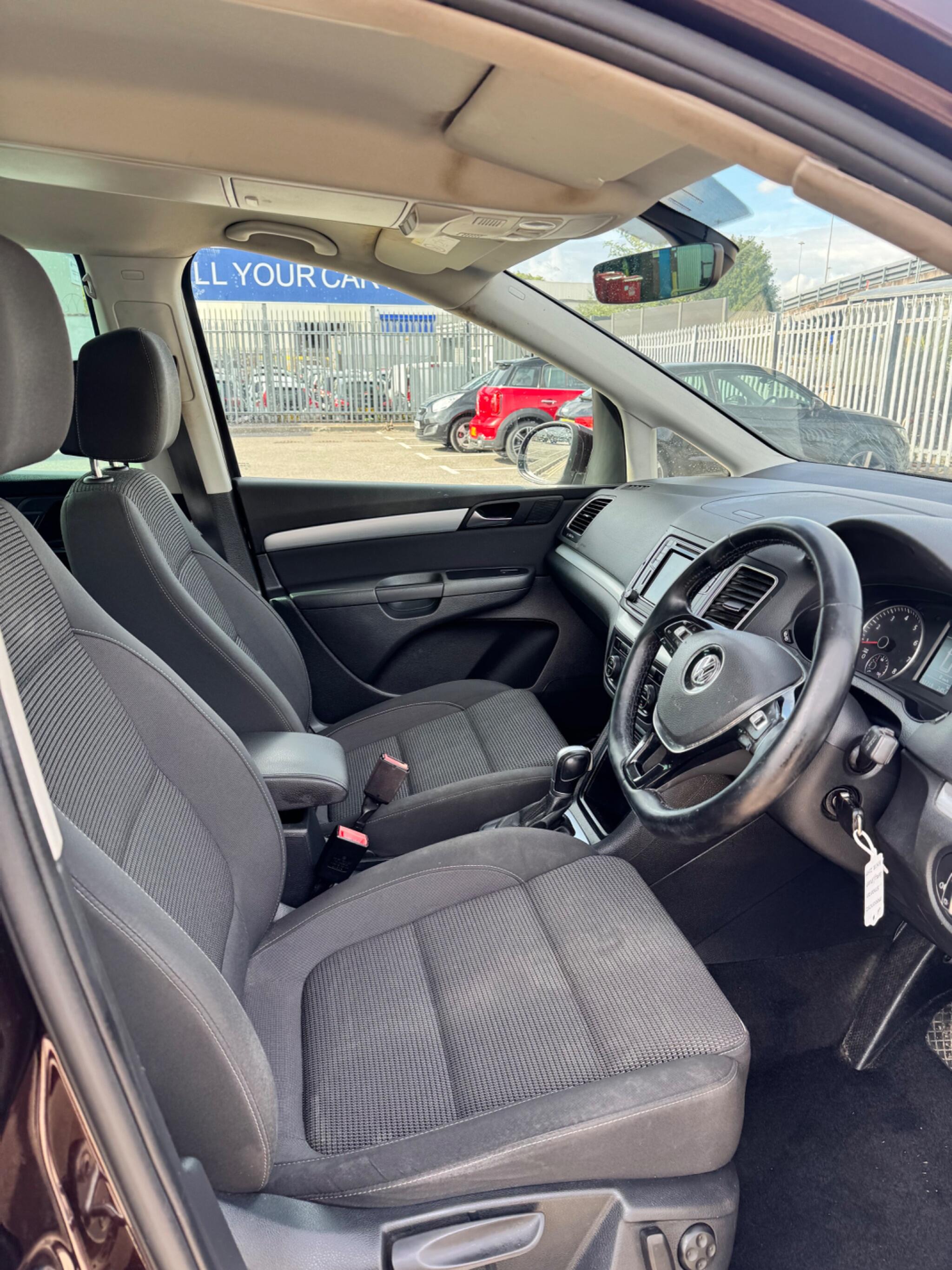 Volkswagen Sharan view 25