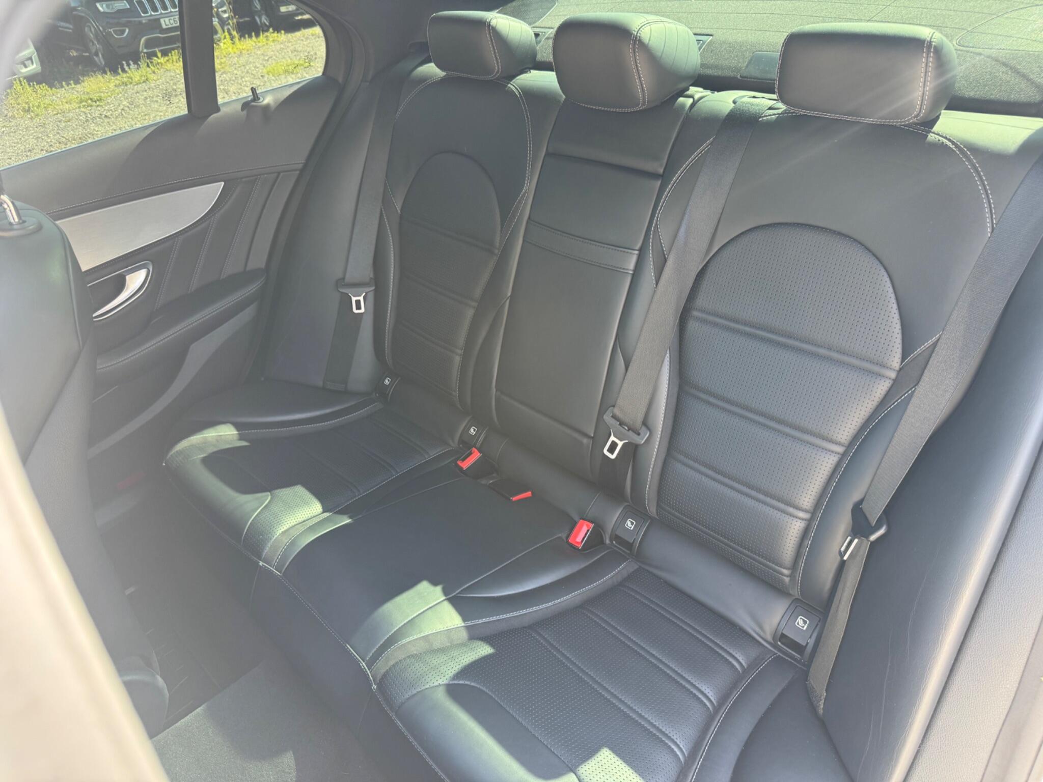 Mercedes-Benz C-Class view 23