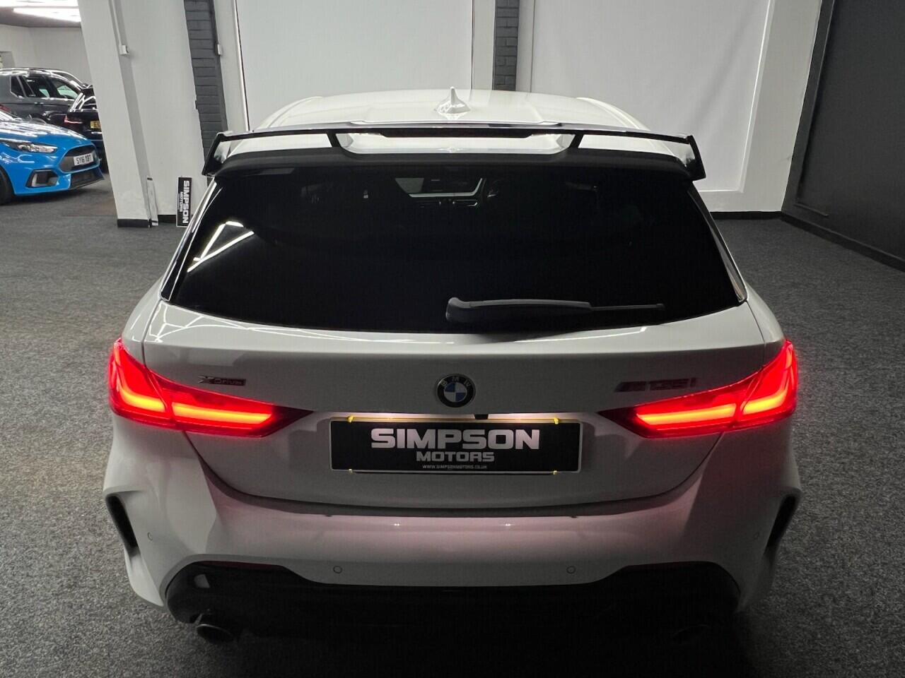 BMW 1 Series view 9