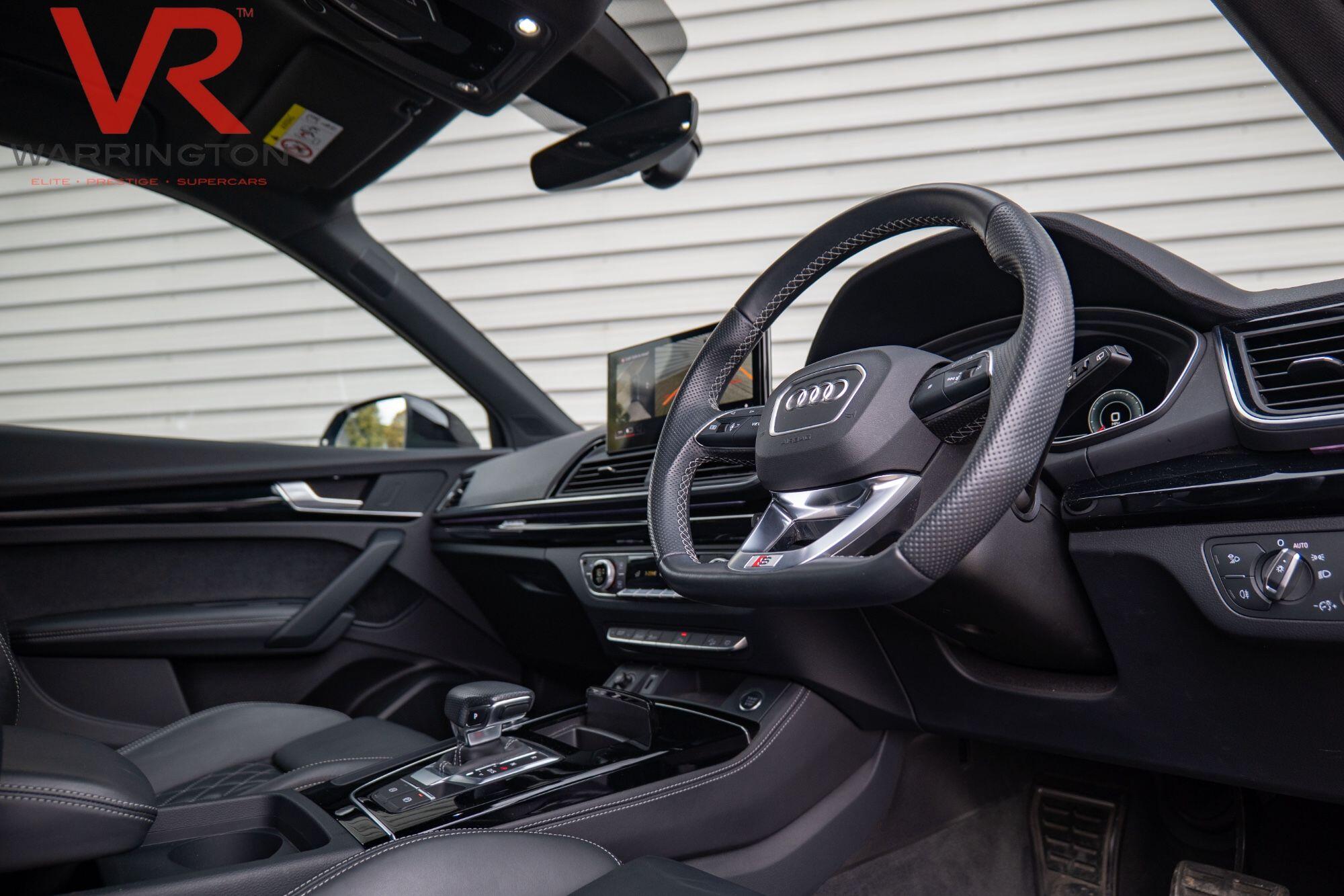Audi Q5 view 8