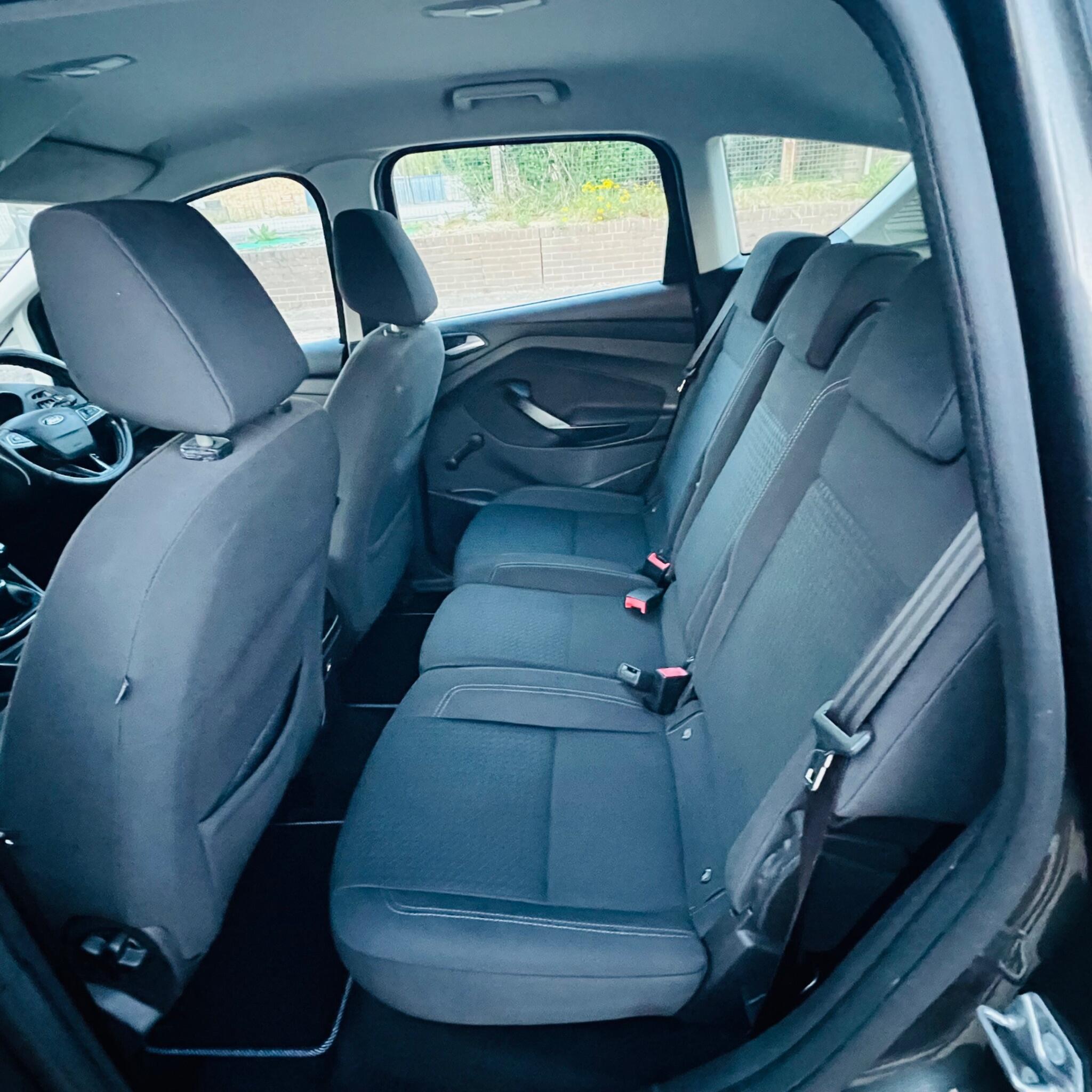 Ford C-Max view 19