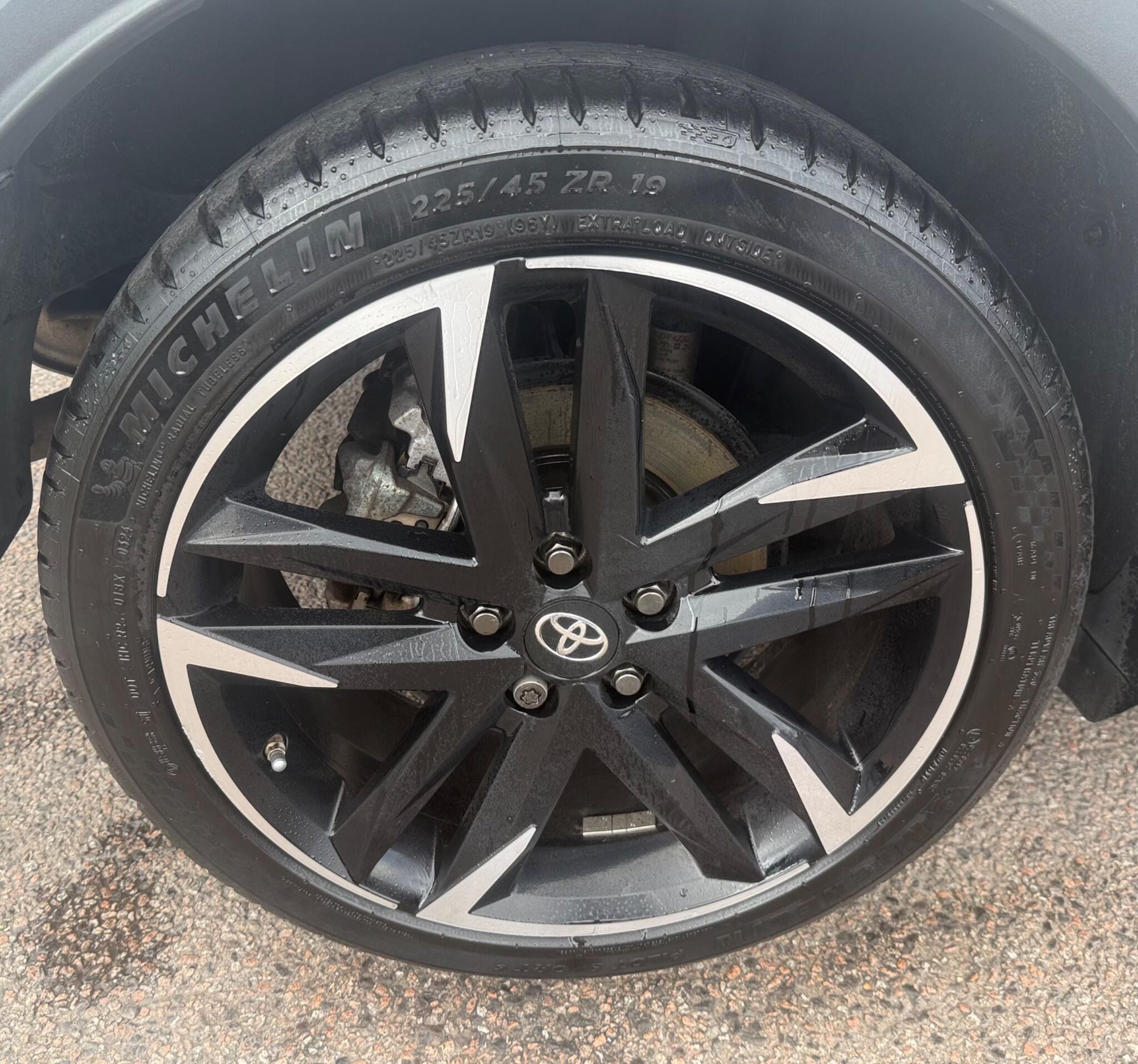 Toyota C-HR view 8