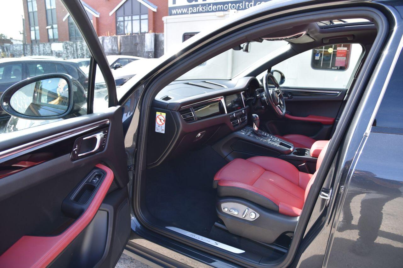Porsche Macan view 20