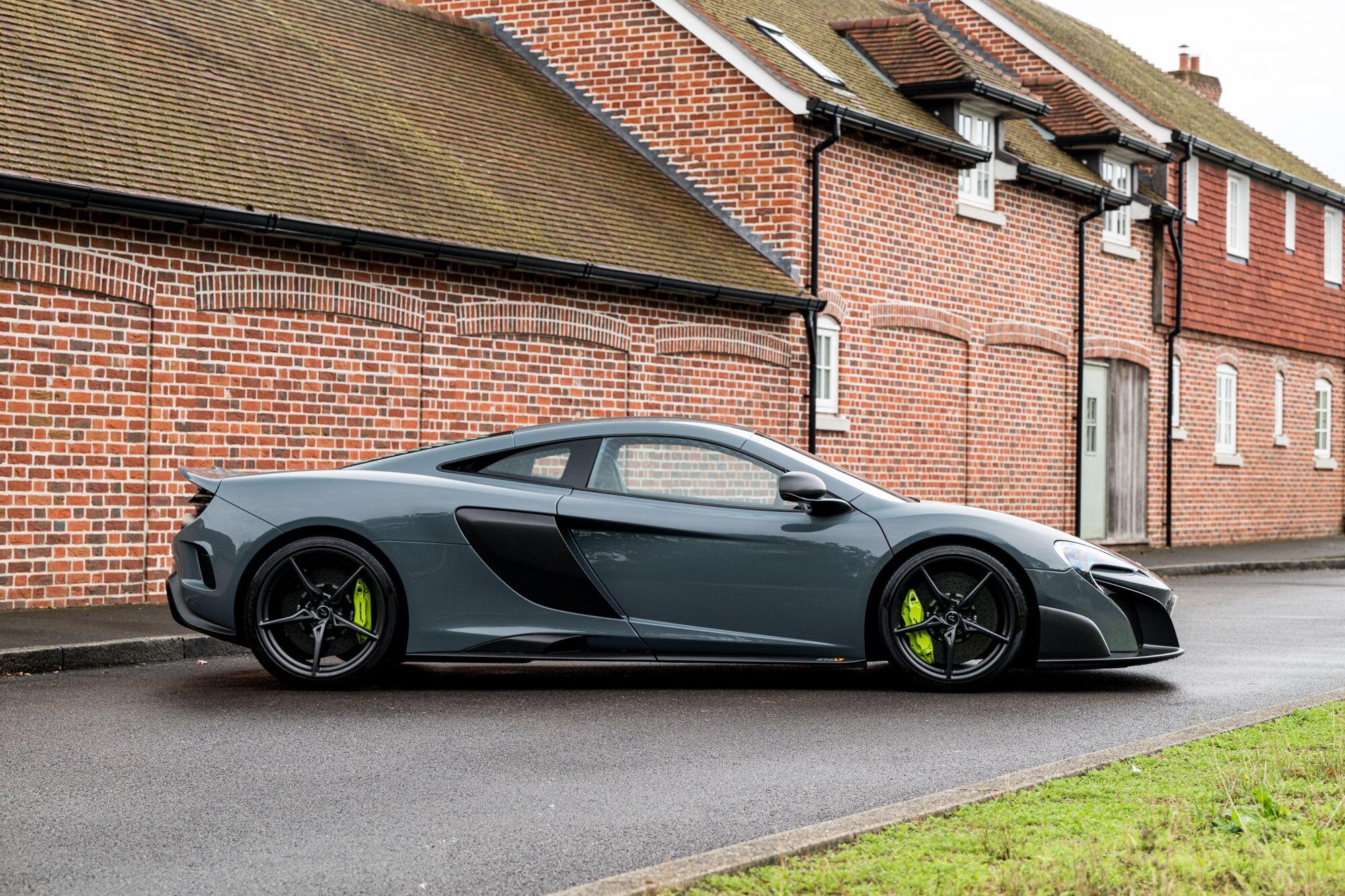 McLaren 675LT view 12