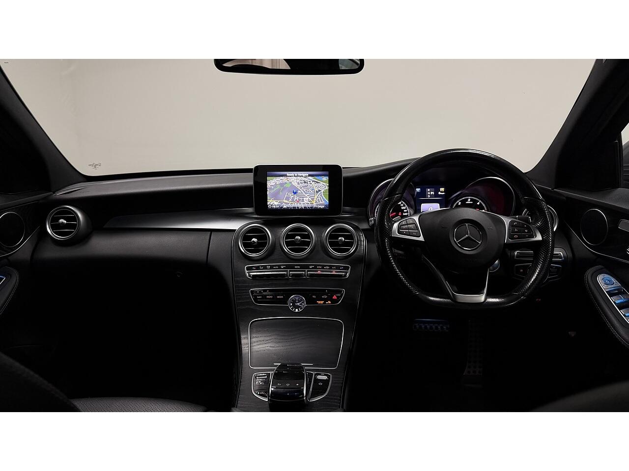 Mercedes-Benz C-Class view 17
