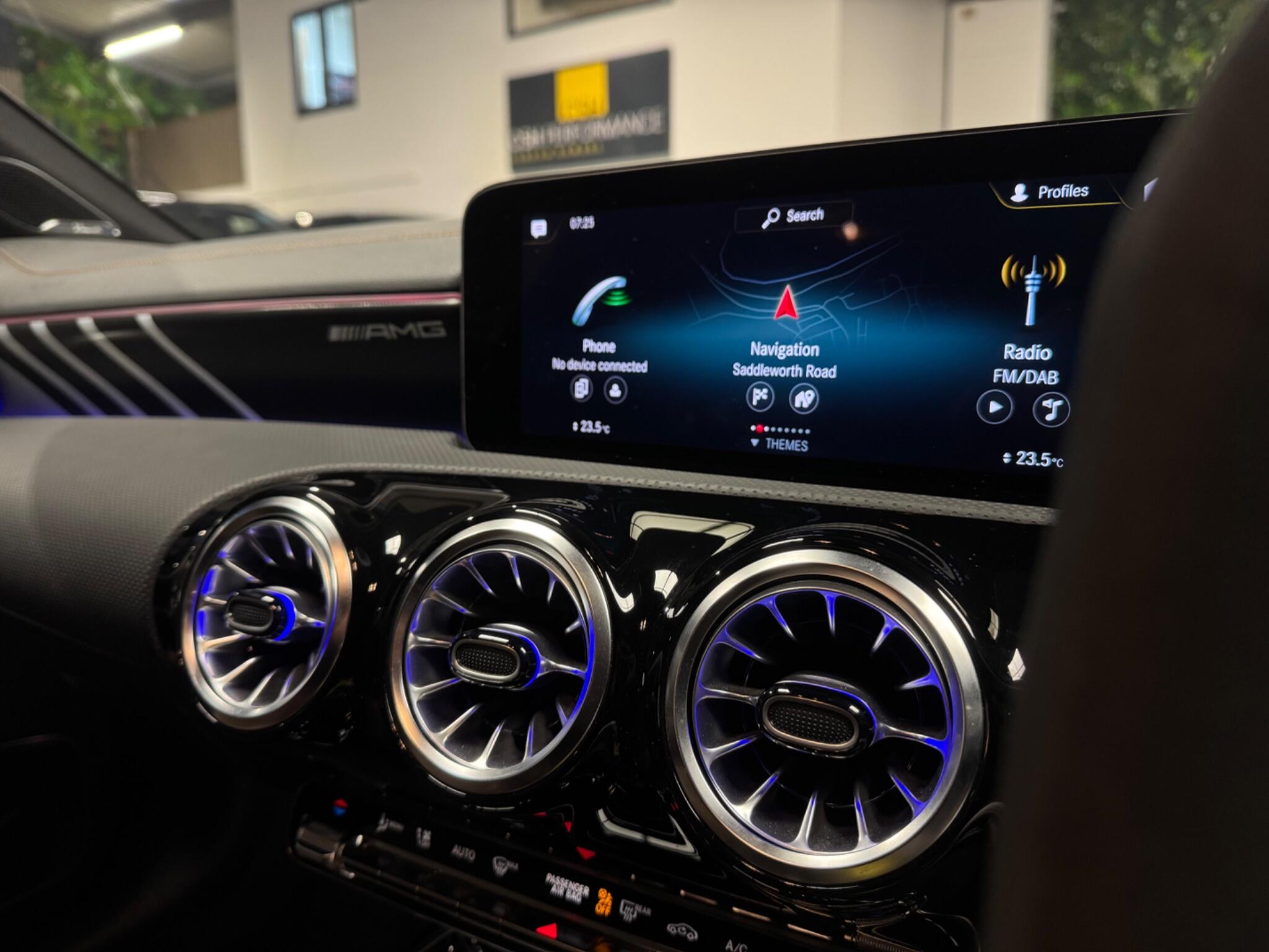 Mercedes-Benz Cla view 36