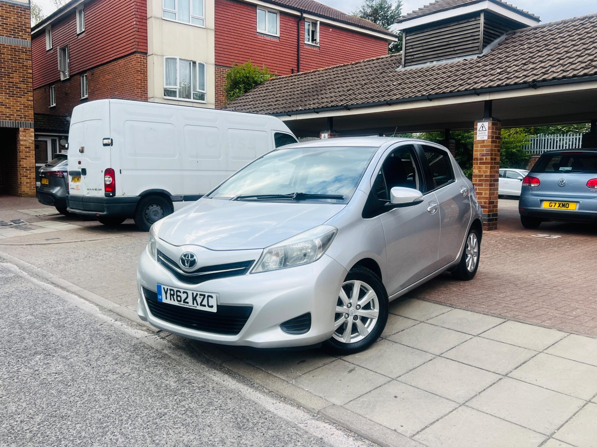 Toyota Yaris view 12
