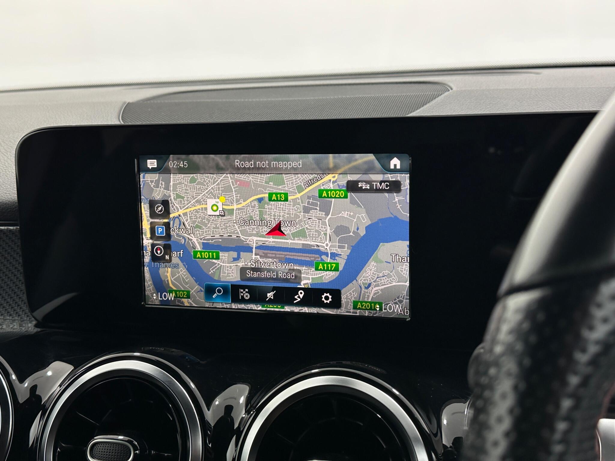 Mercedes-Benz GLB view 24