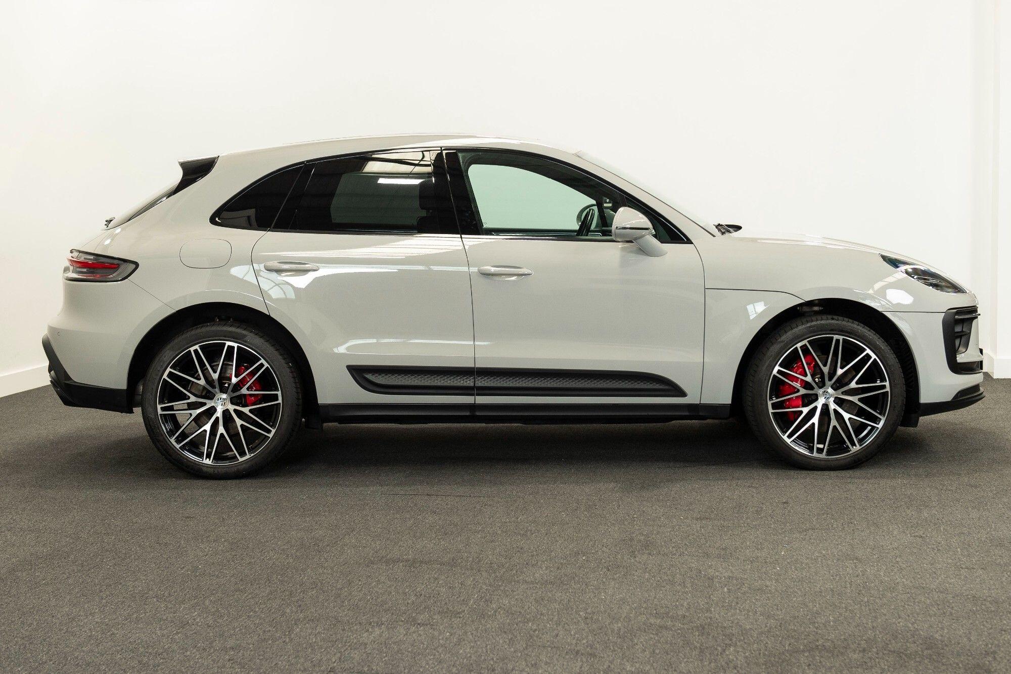 Porsche Macan view 2
