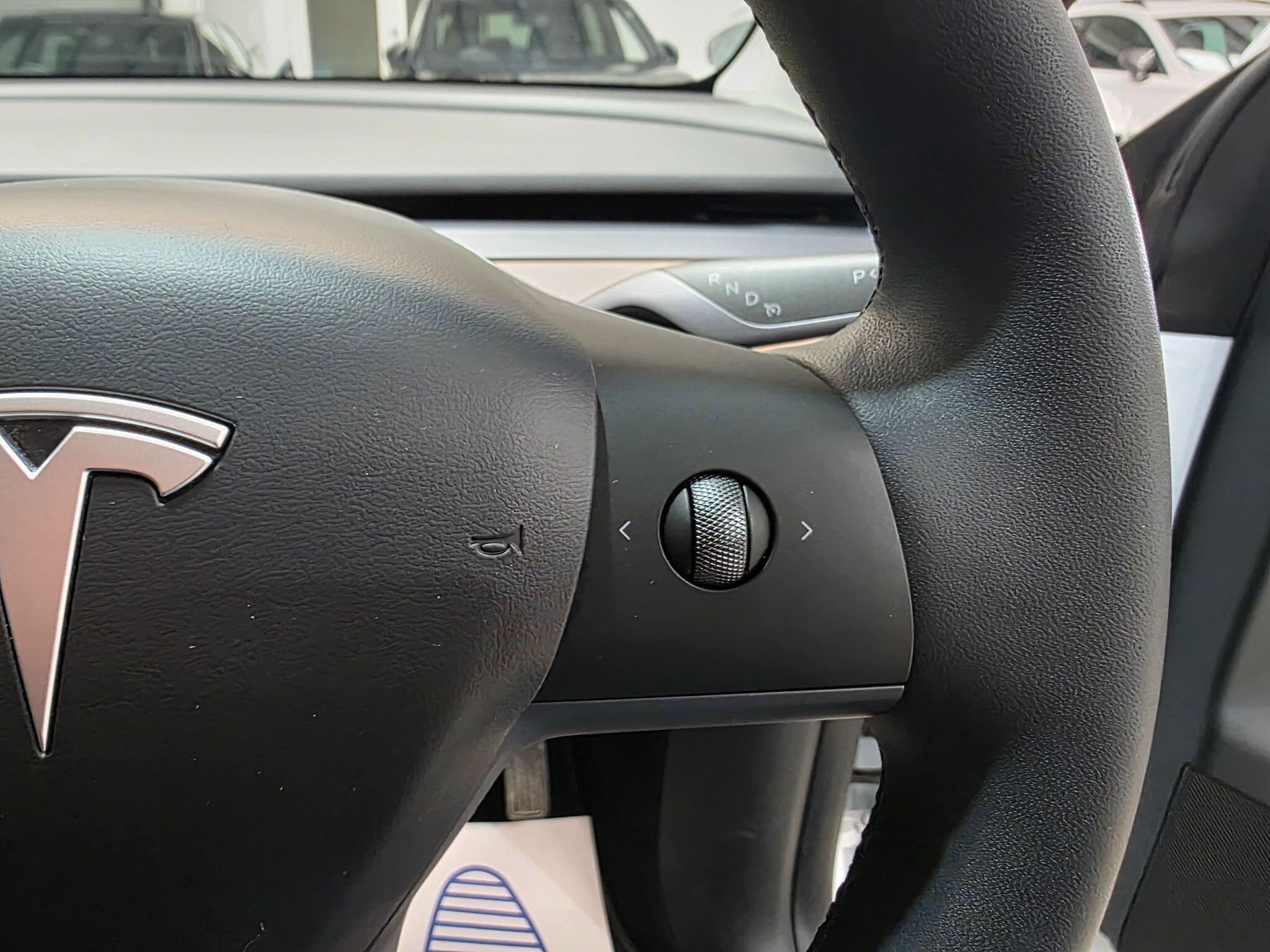 Tesla Model Y view 20