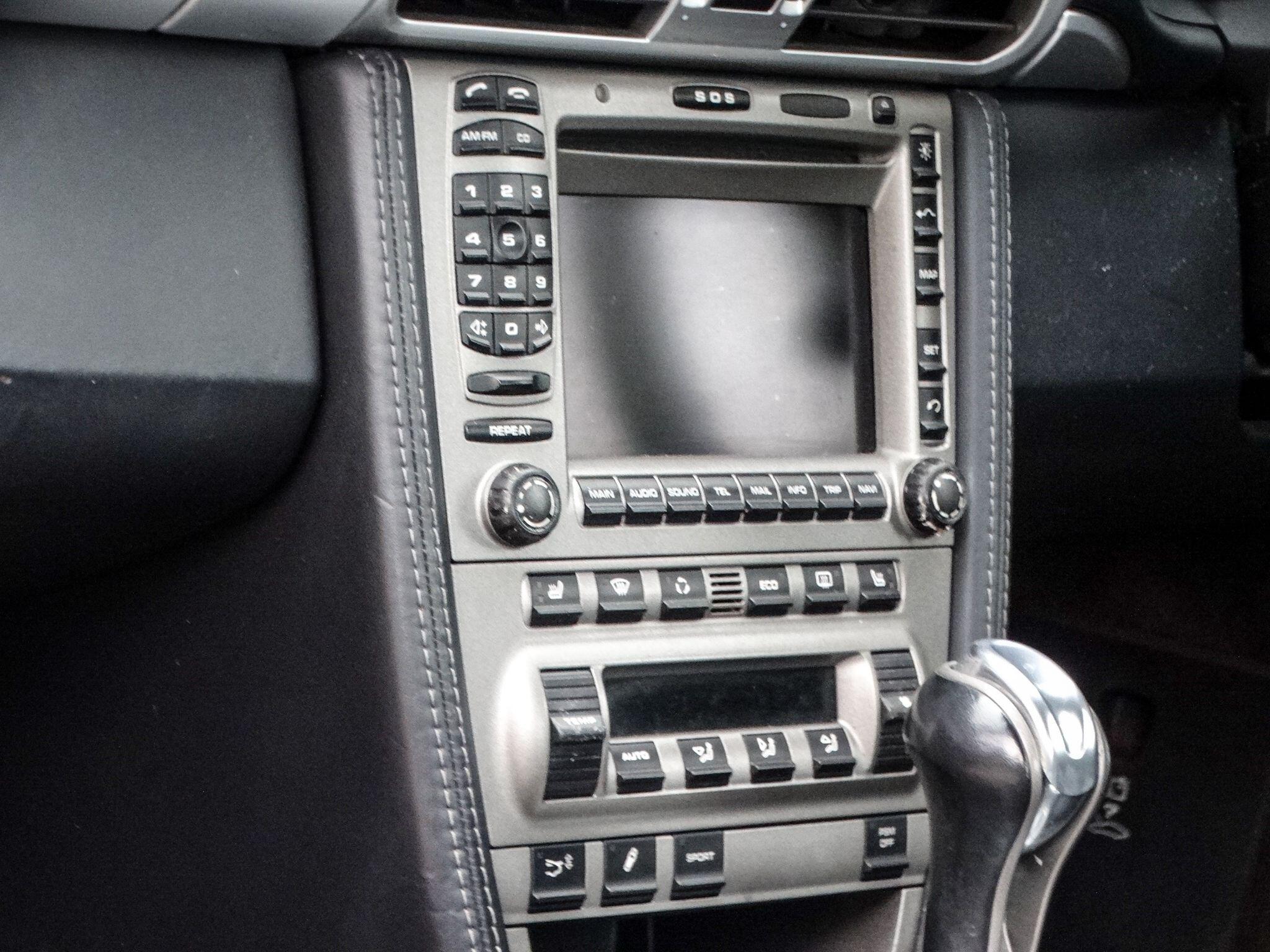 Porsche 911 view 19